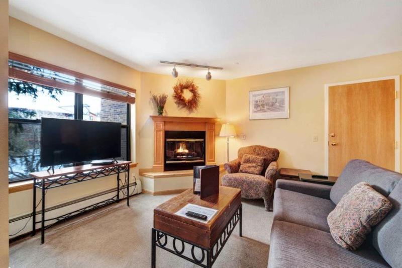 3 Bedroom Ski In Condo Only One Block From Historic Downtown, Shopping, Restaurants And Entertainment, view 3