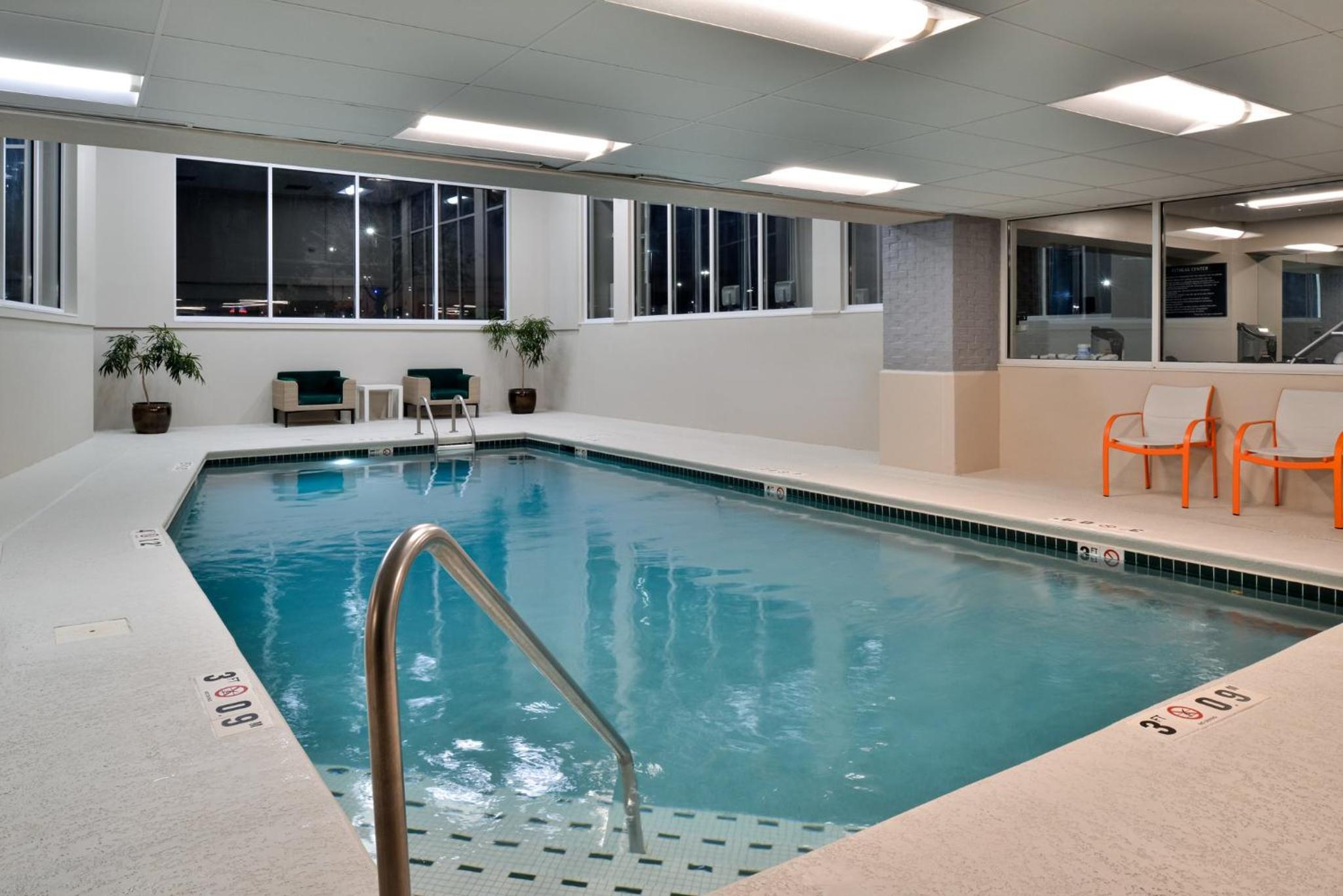 Holiday Inn Hotel Suites Overland Park-Convention Center, an IHG Hotel - Property Image 43