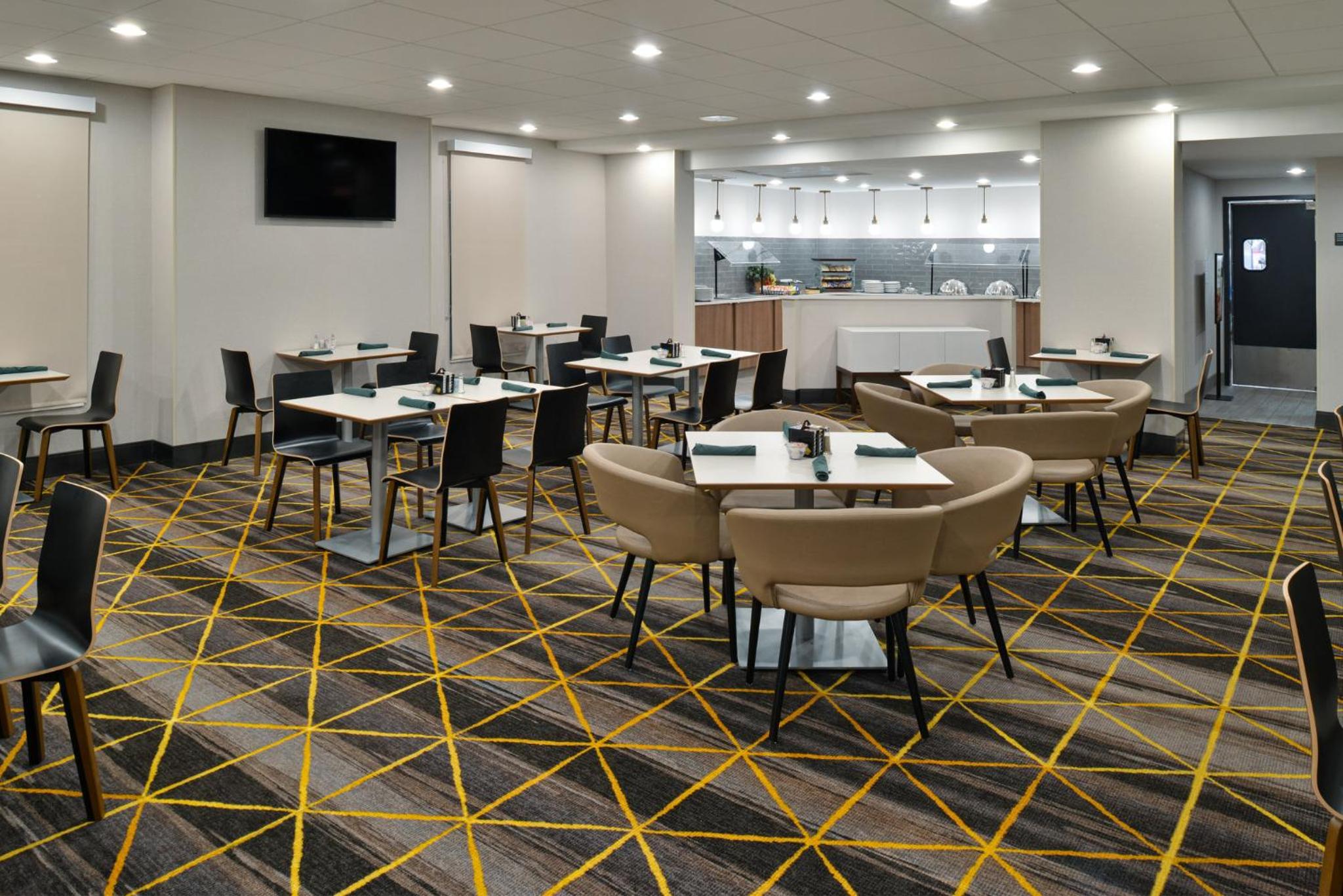 Holiday Inn Hotel Suites Overland Park-Convention Center, an IHG Hotel - Property Image 47