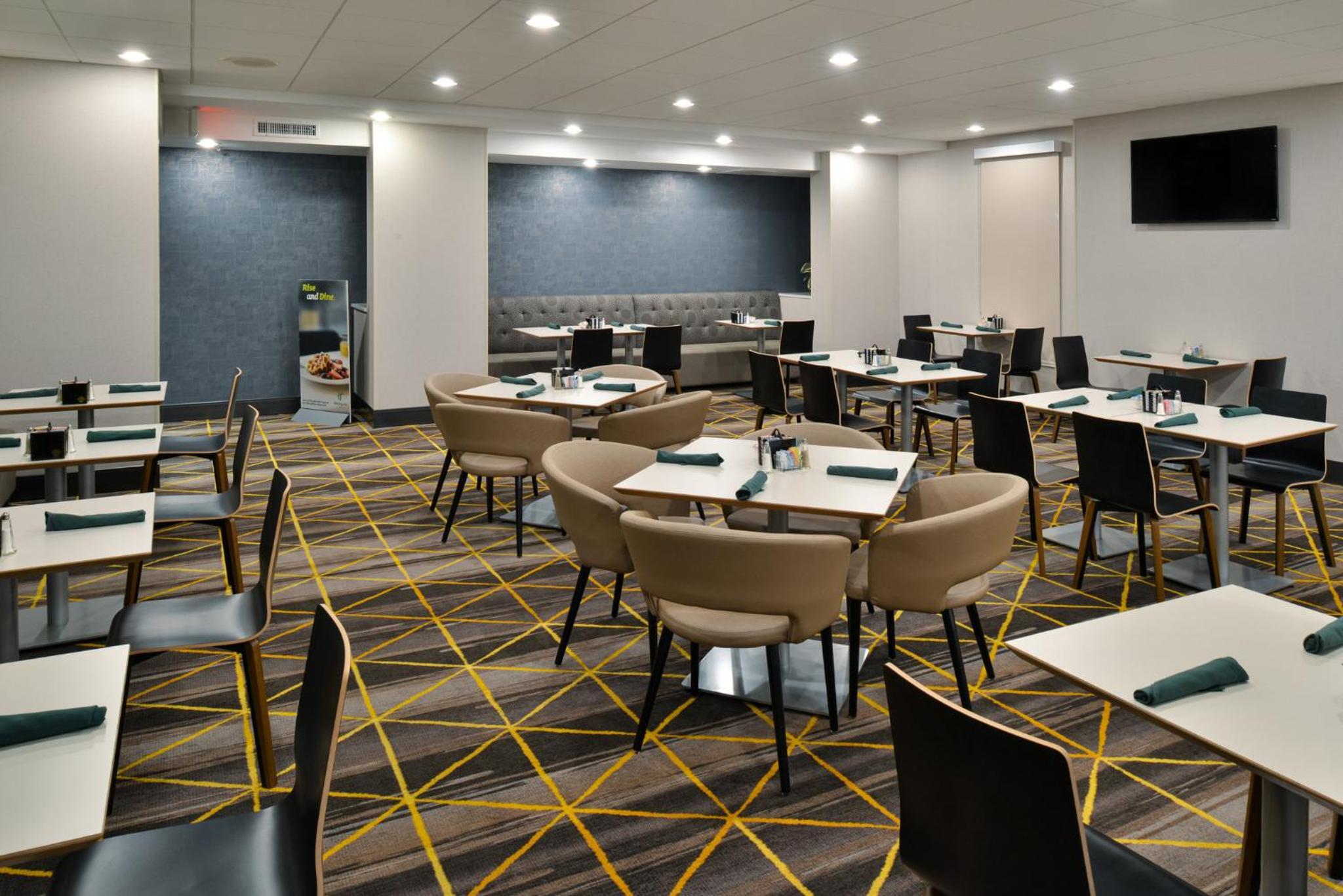 Holiday Inn Hotel Suites Overland Park-Convention Center, an IHG Hotel - Property Image 49