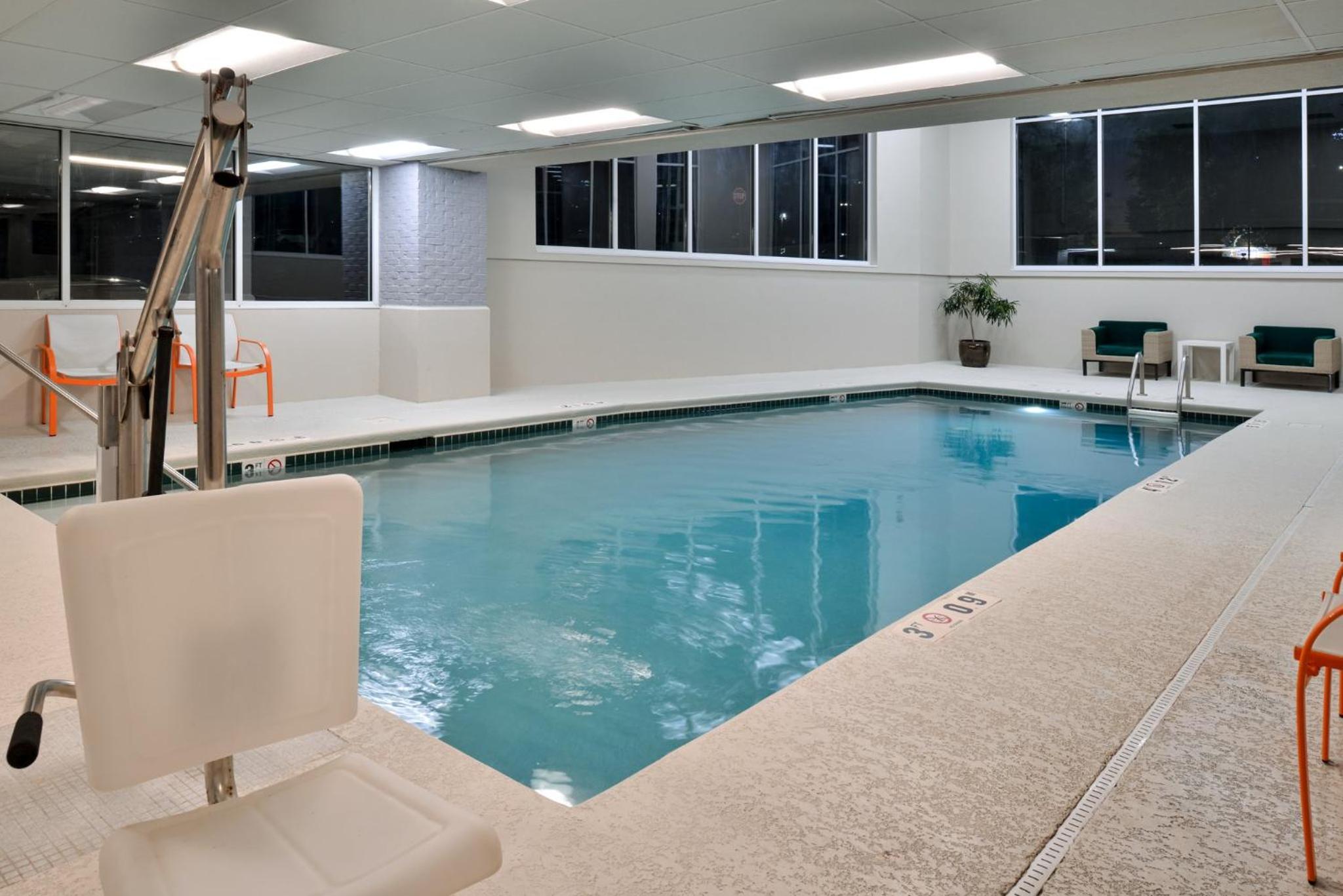 Holiday Inn Hotel Suites Overland Park-Convention Center, an IHG Hotel - Property Image 45