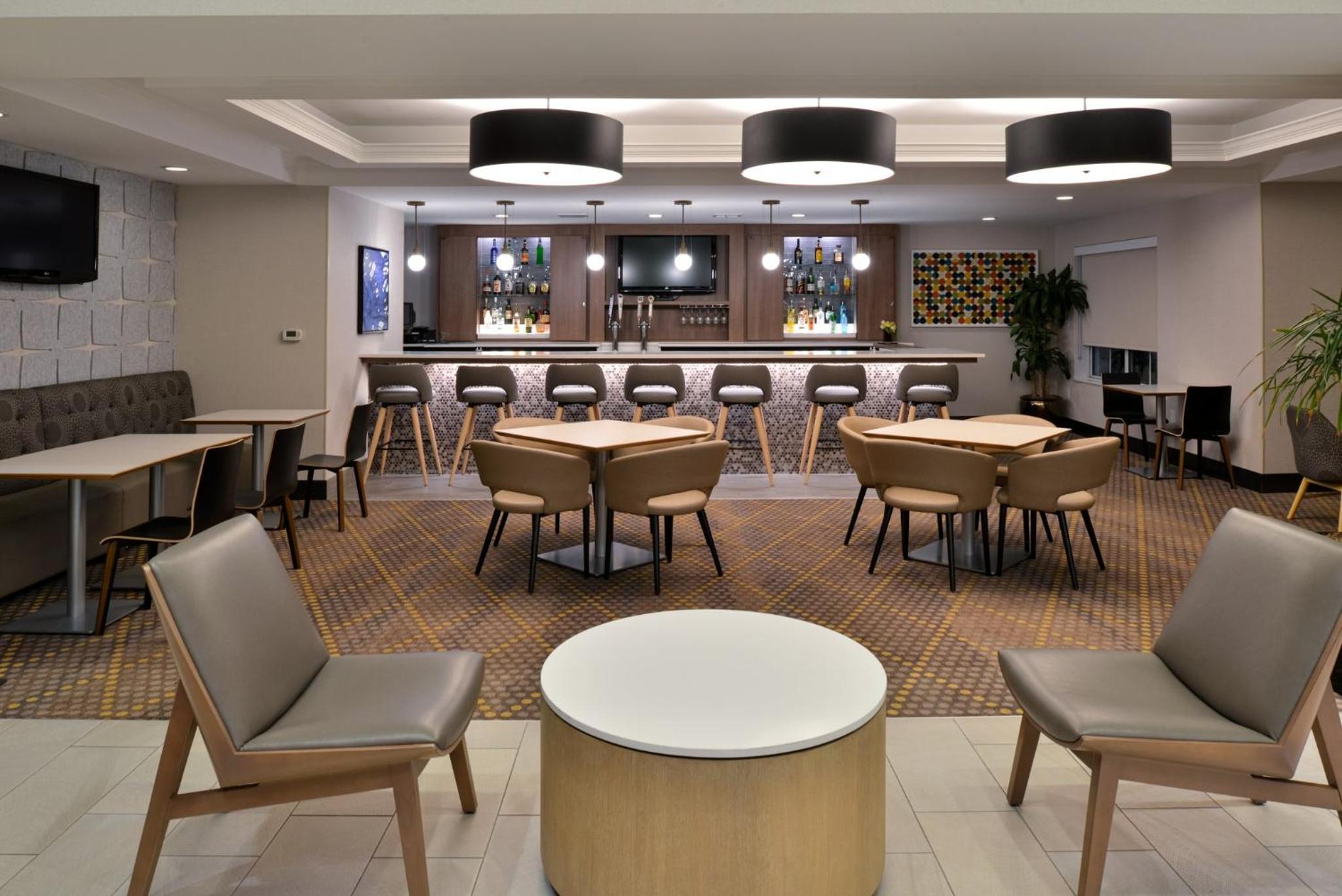Holiday Inn Hotel Suites Overland Park-Convention Center, an IHG Hotel - Property Image 41