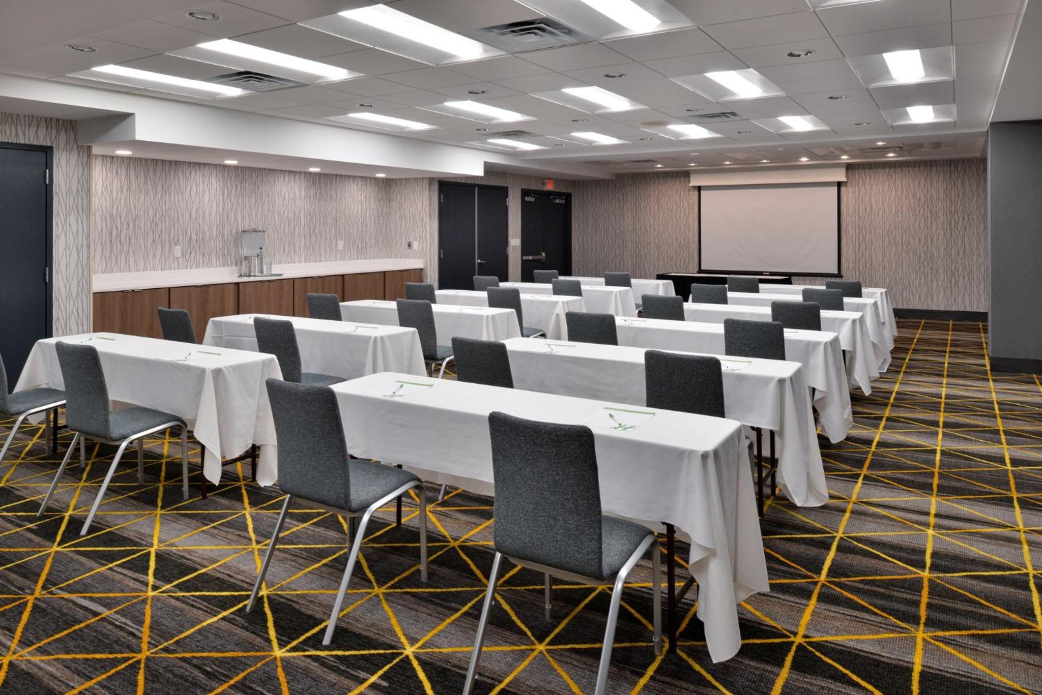 Holiday Inn Hotel Suites Overland Park-Convention Center, an IHG Hotel - Property Image 80