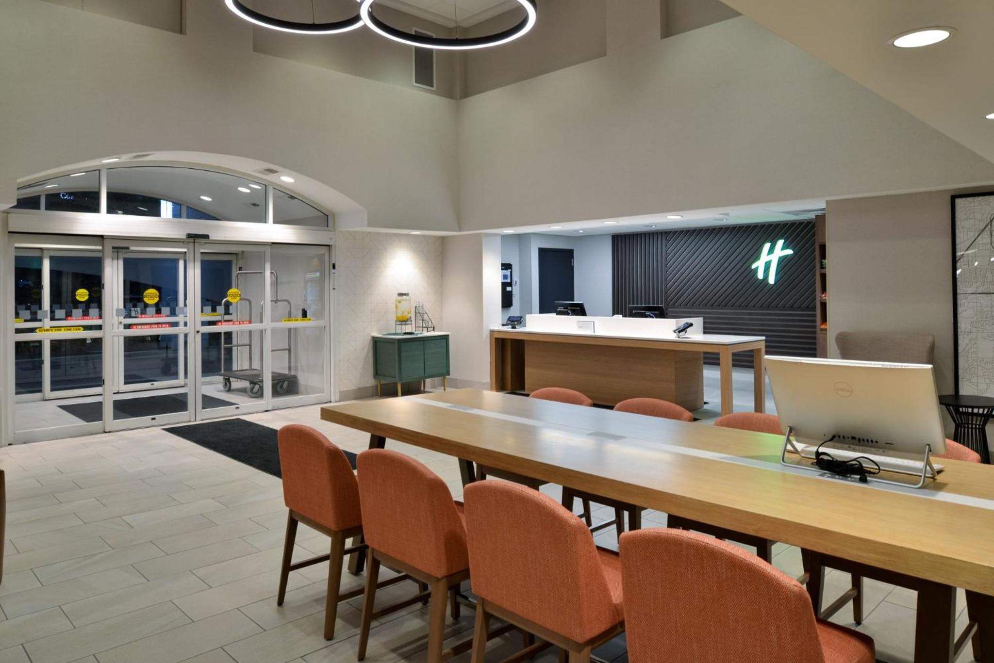 Holiday Inn Hotel Suites Overland Park-Convention Center, an IHG Hotel - Property Image 40