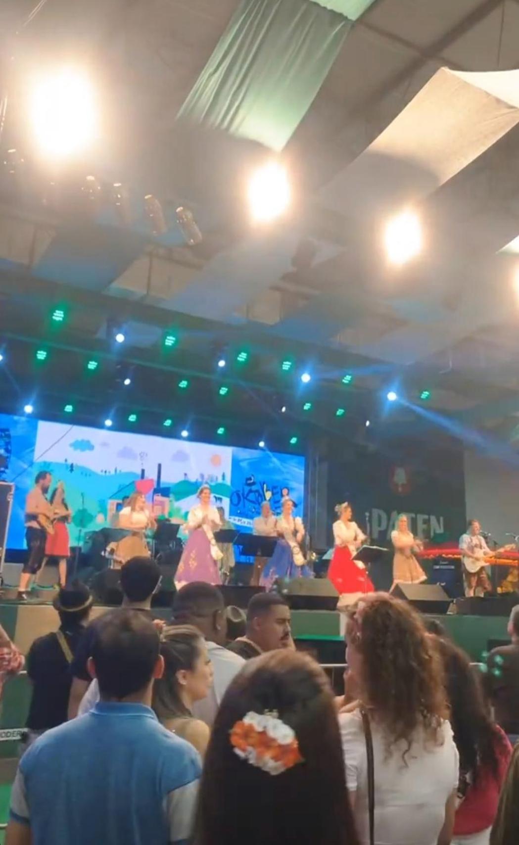Lindo espaço inteiro Oktoberfest c/ churrasqueira.