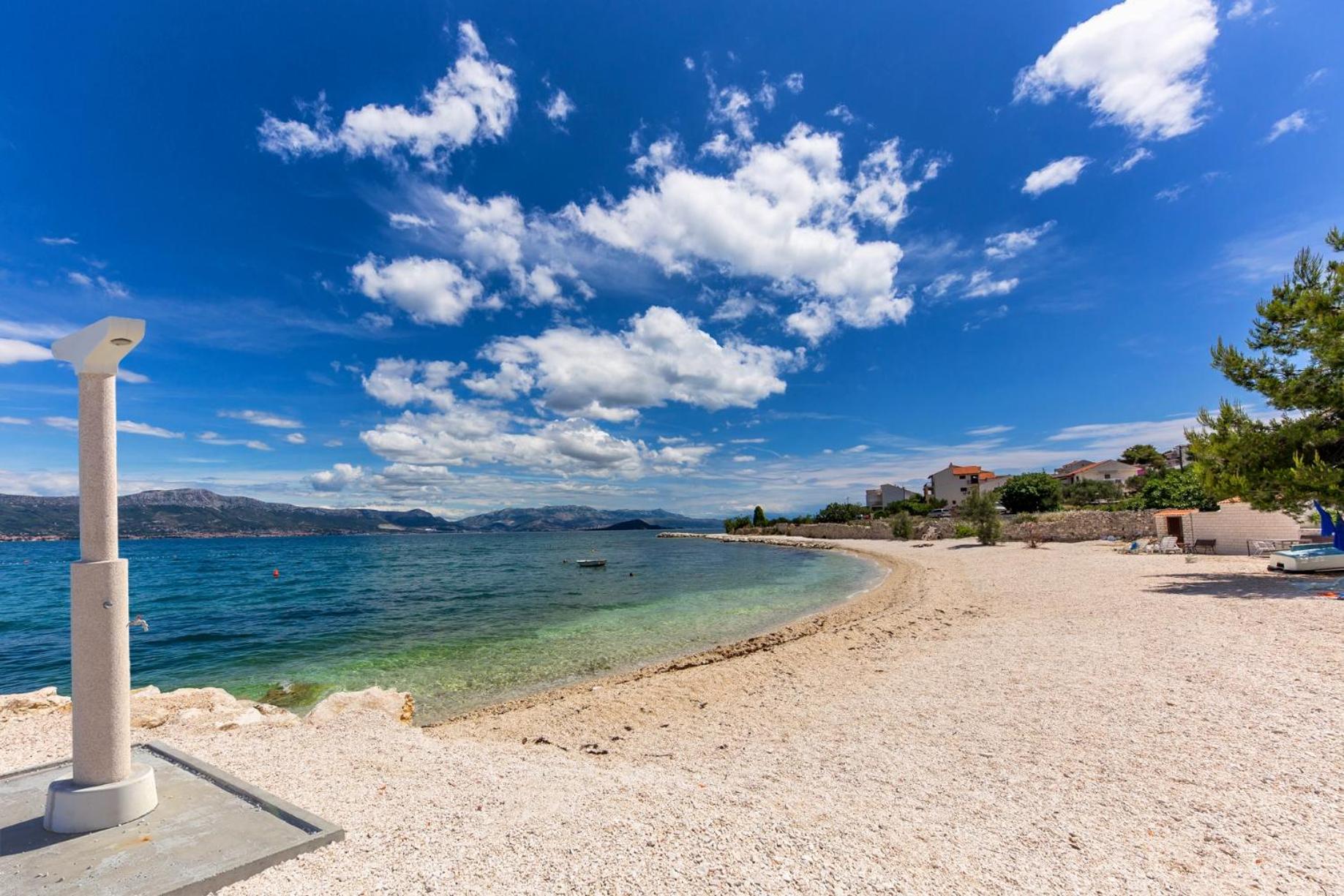 Apartments by the sea Arbanija, Ciovo - 18797 view 5