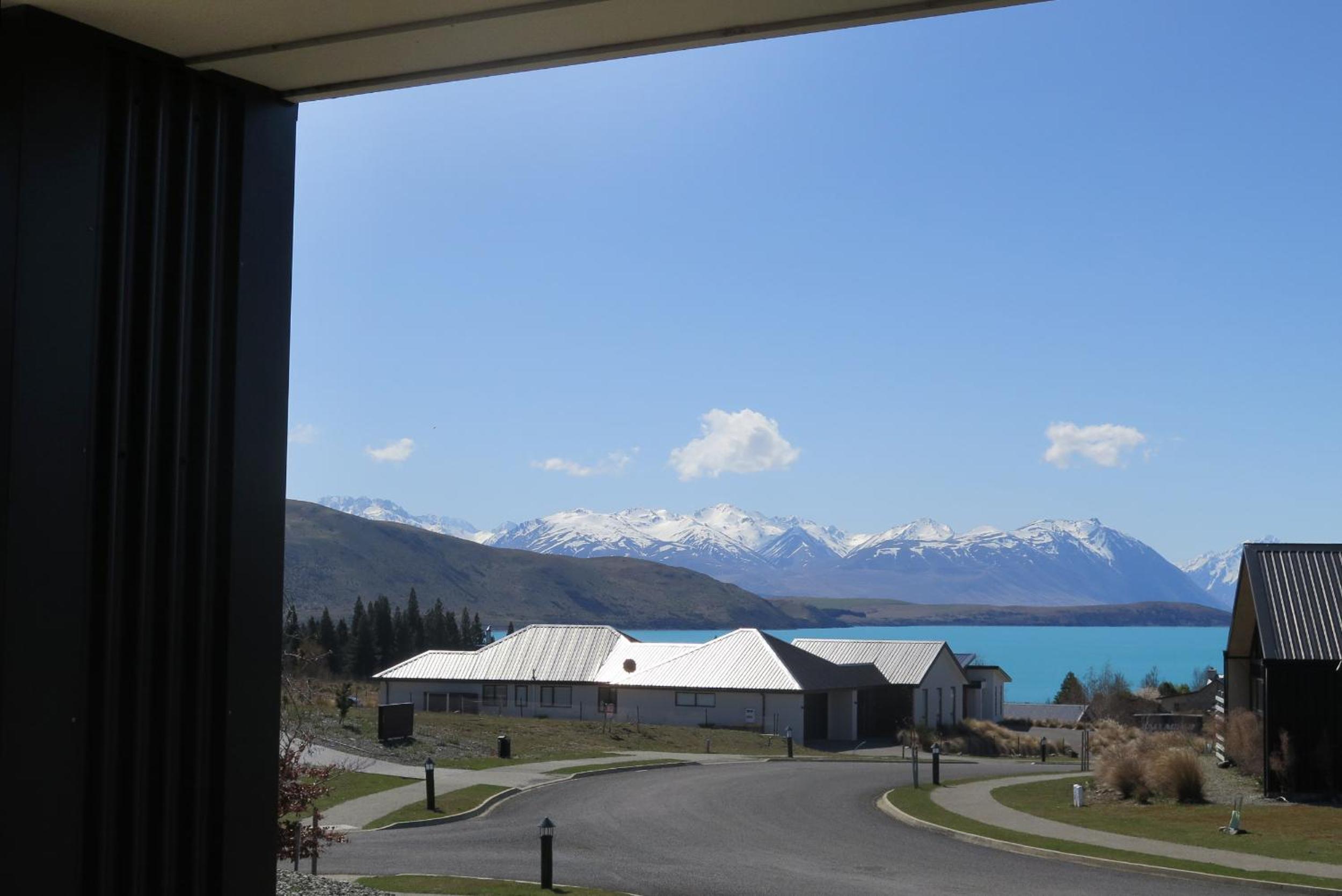 Tussock Ridge - Lake Tekapo view 3