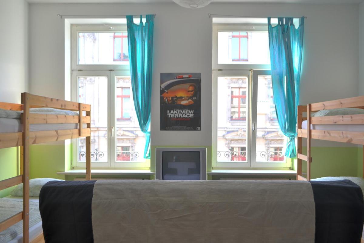 Photo 33