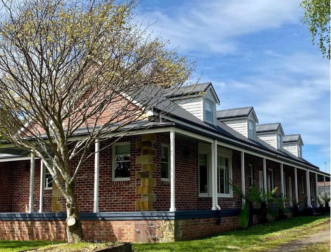 Lady Heleena's At Strahan