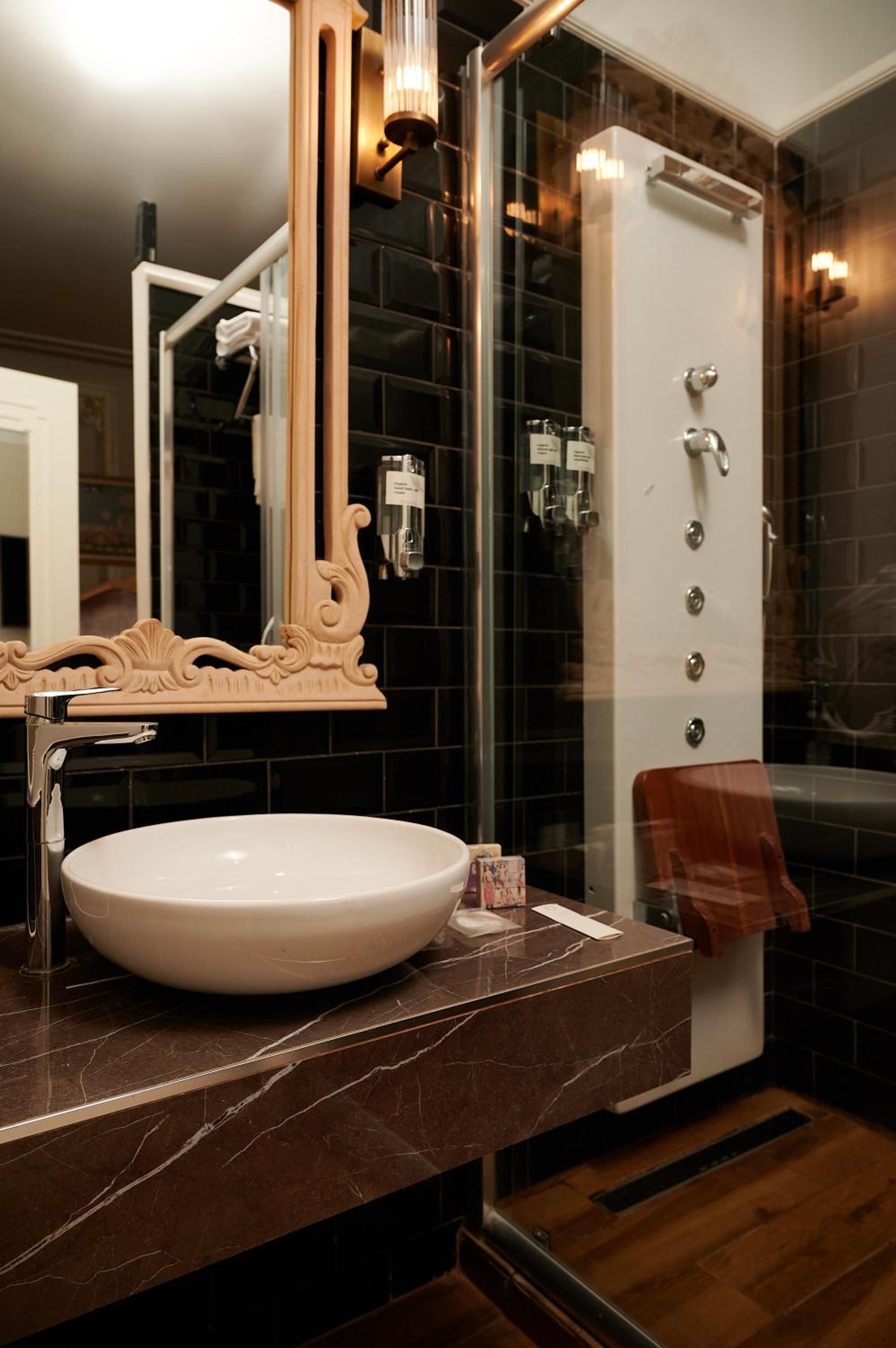 Faik Pasha Otelleri Özel Kategori Beyoğlu İstanbul - Image 13