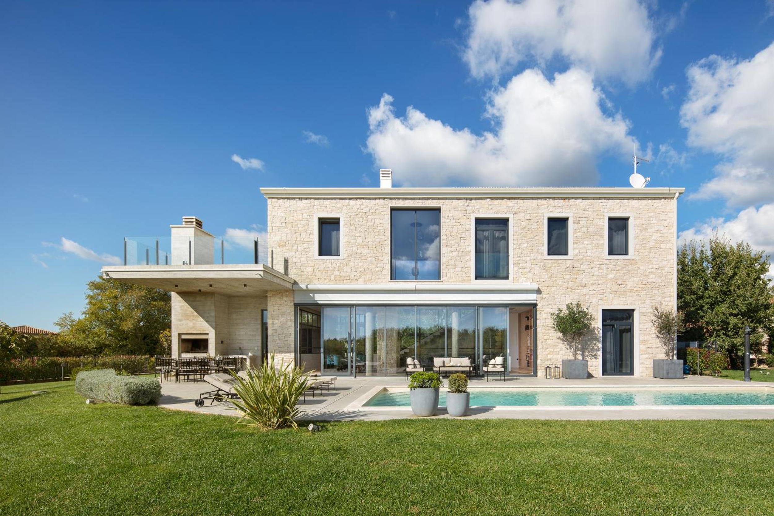 Valens Residence