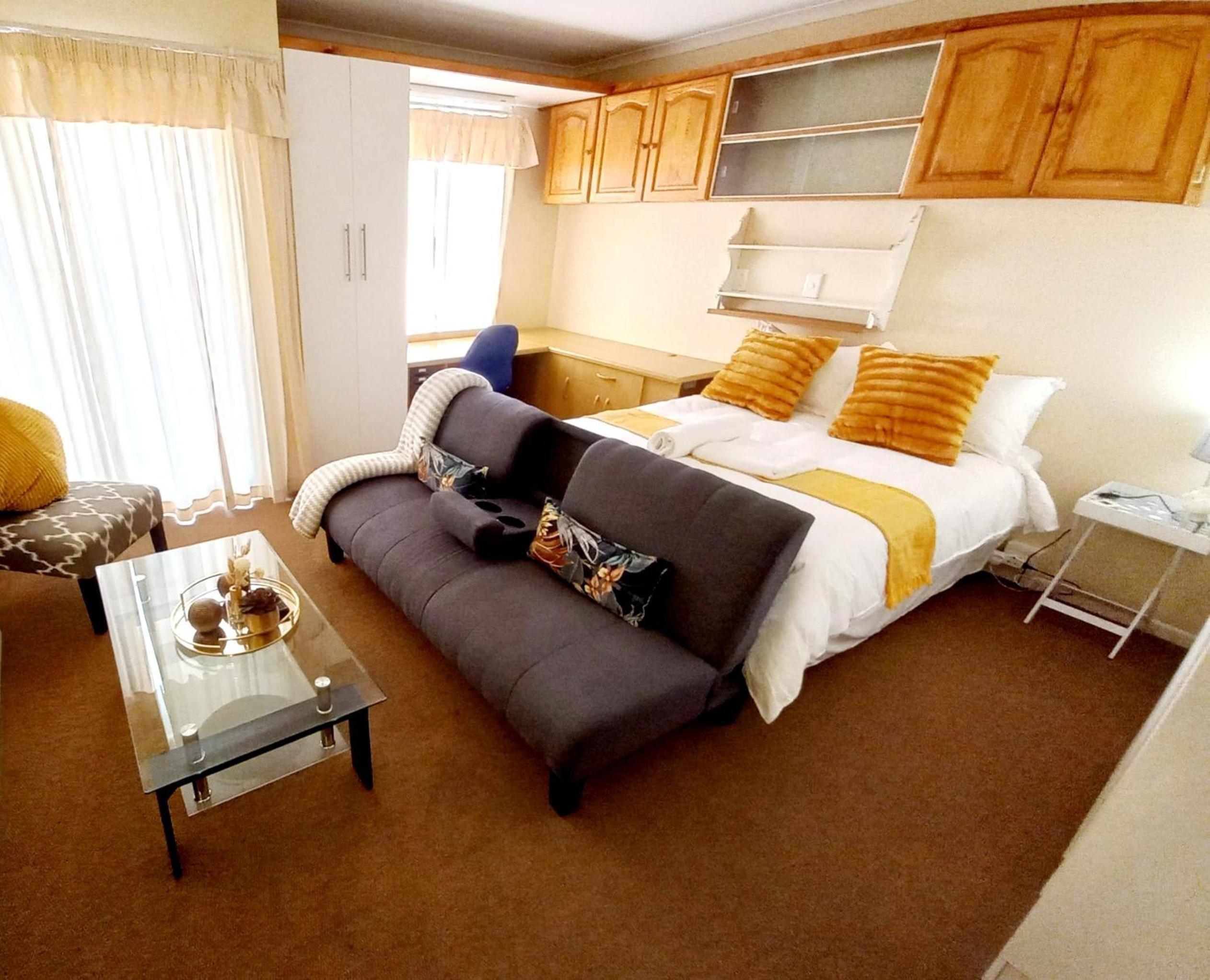 Cozy Strand Beach Getaway - Studio Apartment view 4