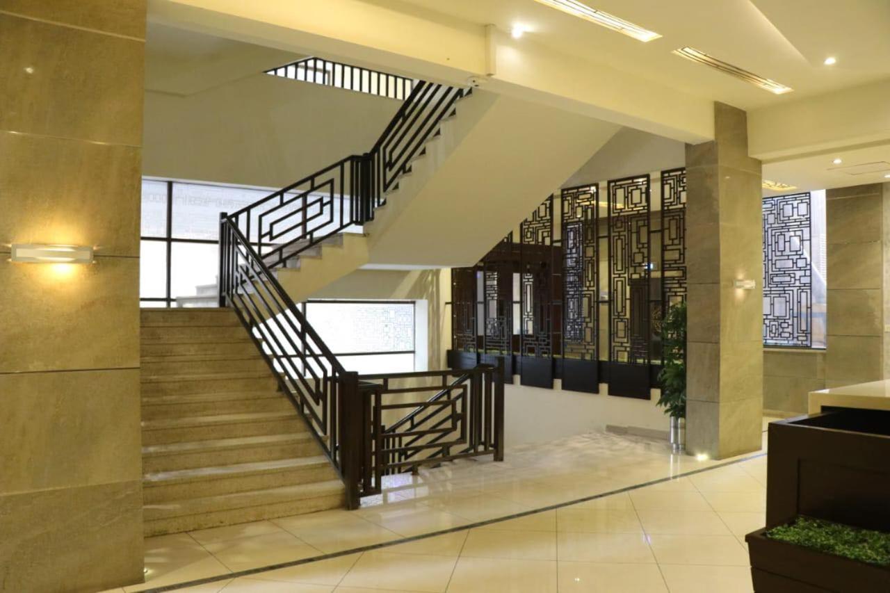 Bright & Beautiful 1 Bed Apt In Bahria Town view 2