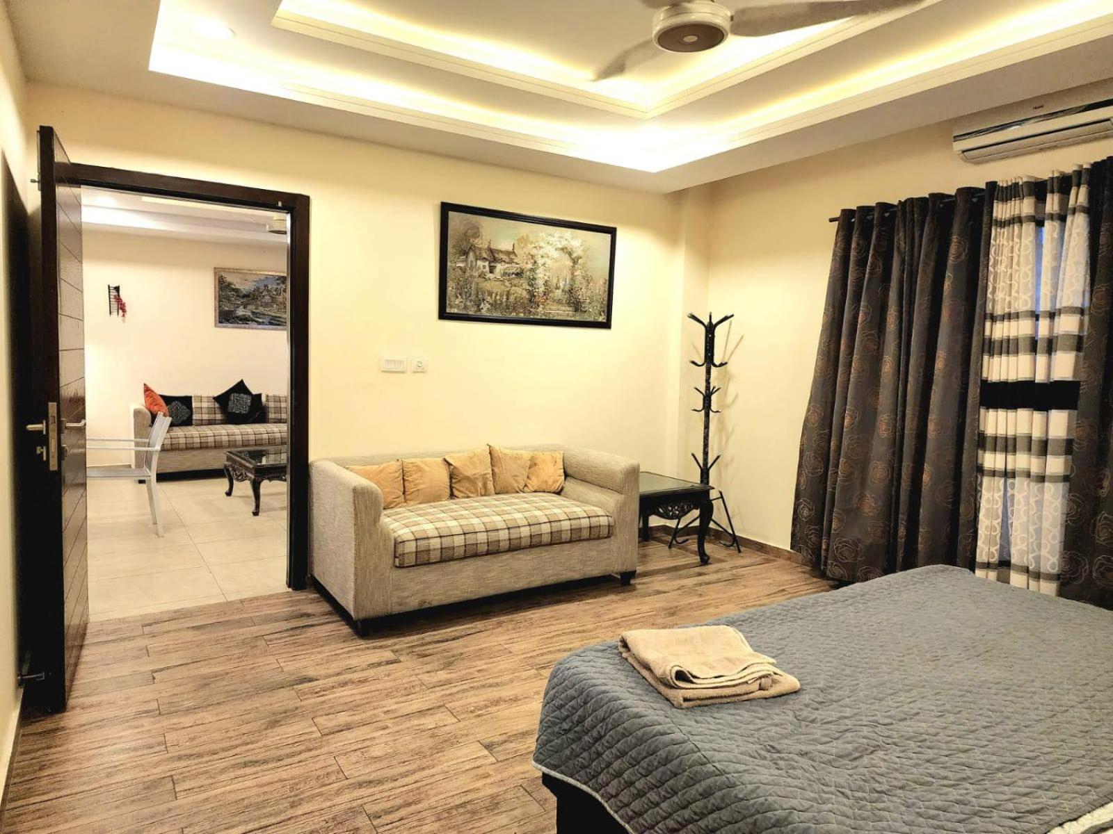 Bright & Beautiful 1 Bed Apt In Bahria Town view 5