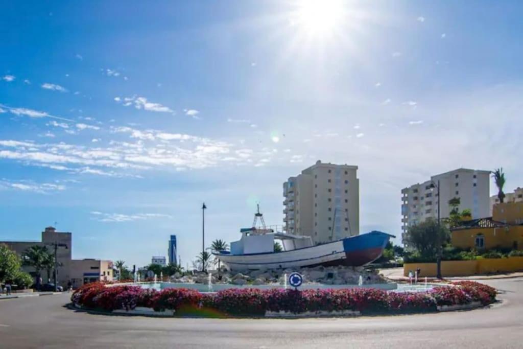Lovely 1 bedroom apartment with sea views and pool view 2