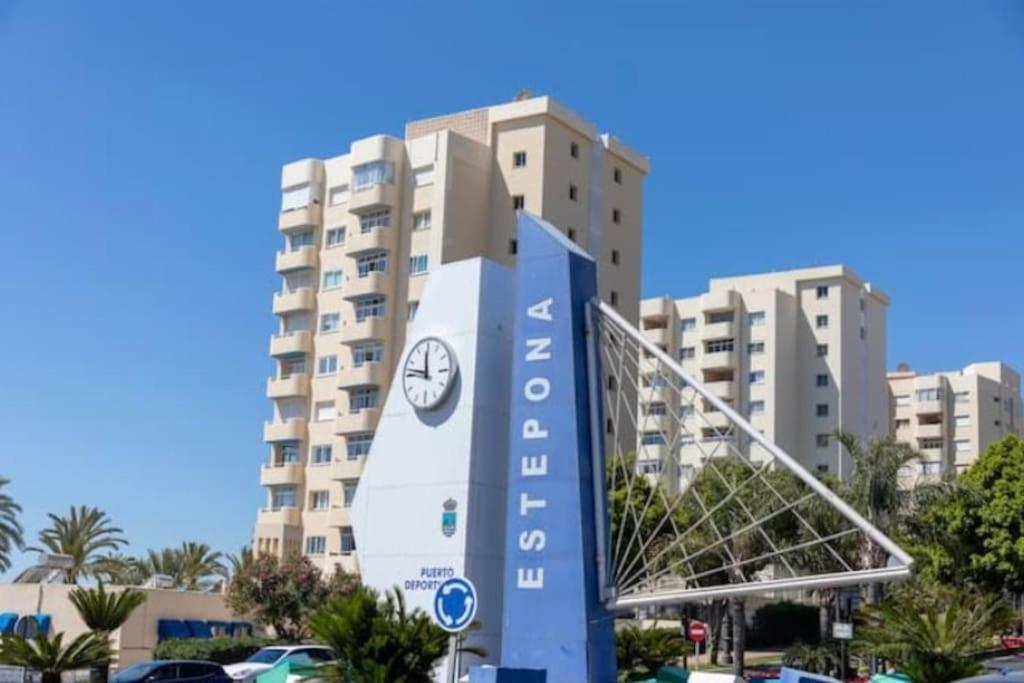 Lovely 1 bedroom apartment with sea views and pool view 4