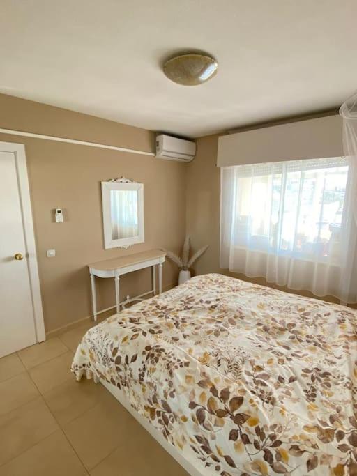 Lovely 1 bedroom apartment with sea views and pool view 5