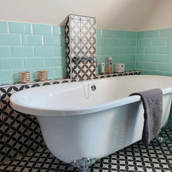 Volledig gerenoveerde luxe gastsuite met ontbijt