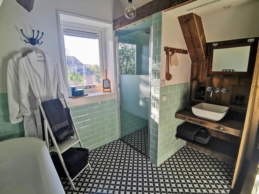 Volledig gerenoveerde luxe gastsuite met ontbijt