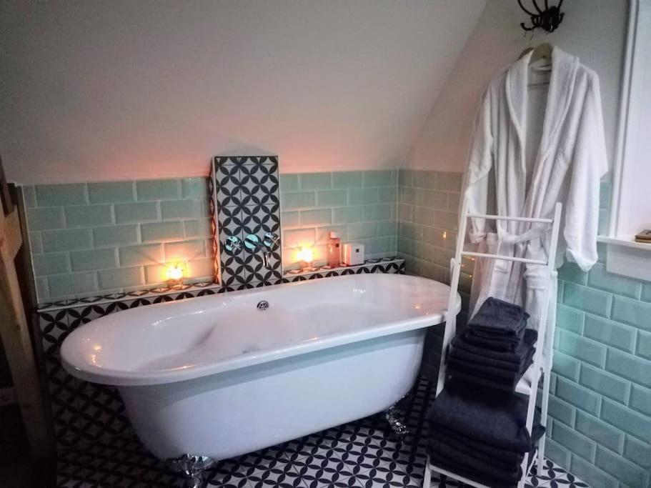 Volledig gerenoveerde luxe gastsuite met ontbijt