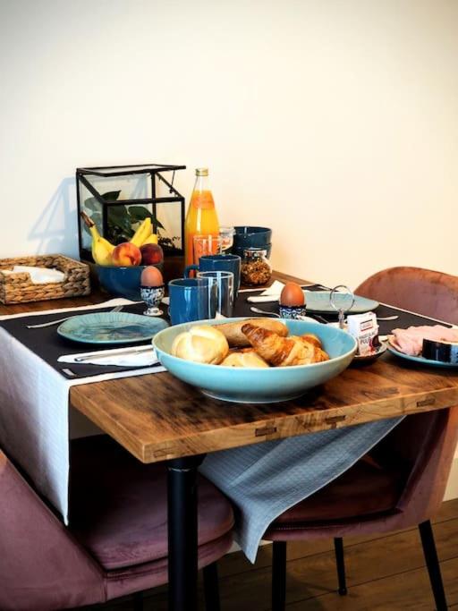 Volledig gerenoveerde luxe gastsuite met ontbijt