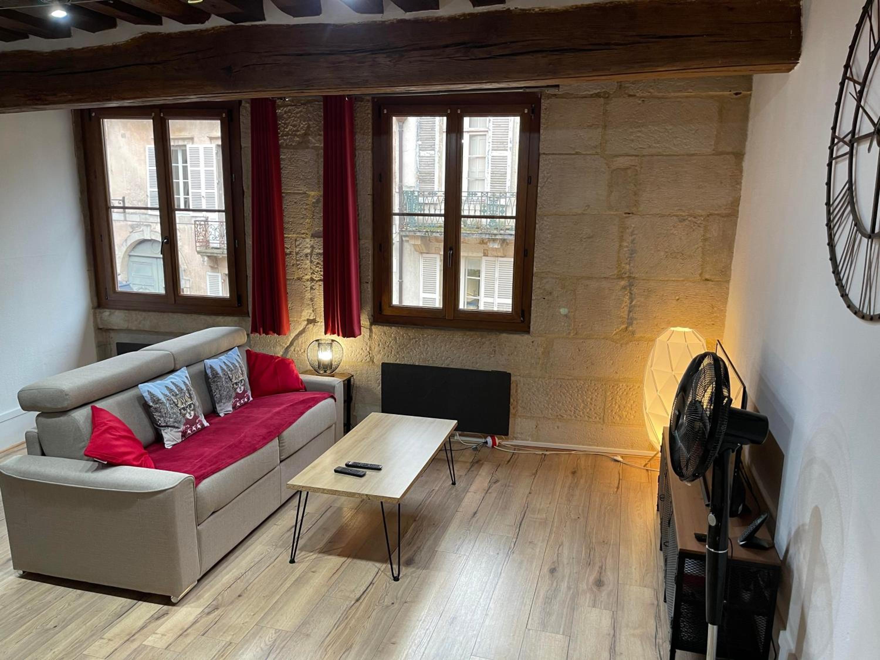 Appartements chez Delphine et Guillaume au coeur de Semur en Auxois view 5