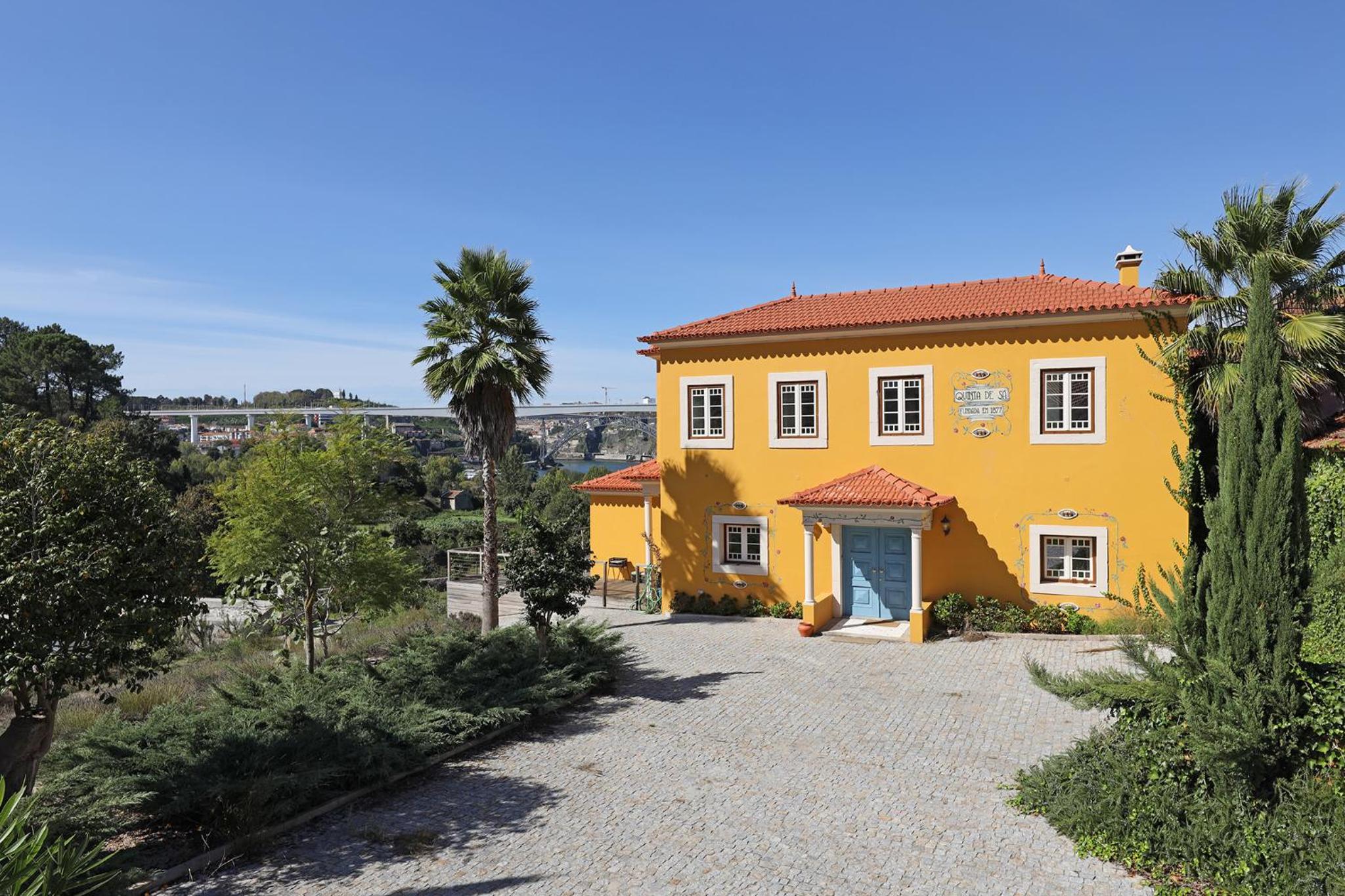 FLH Gaia Quinta de Sá - Country House