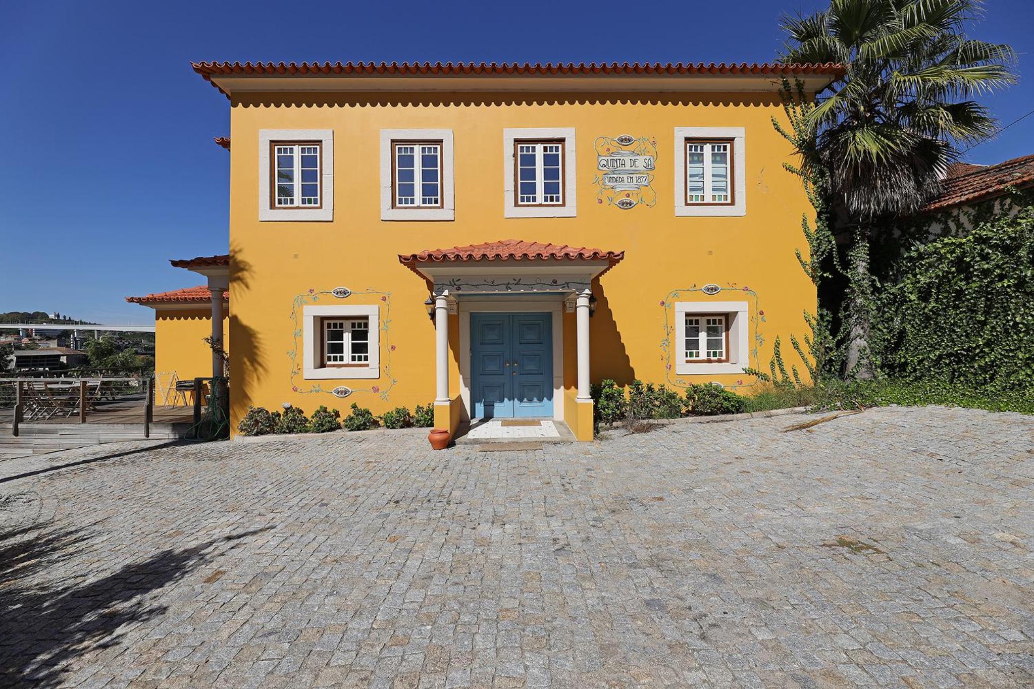 FLH Gaia Quinta de Sá - Country House