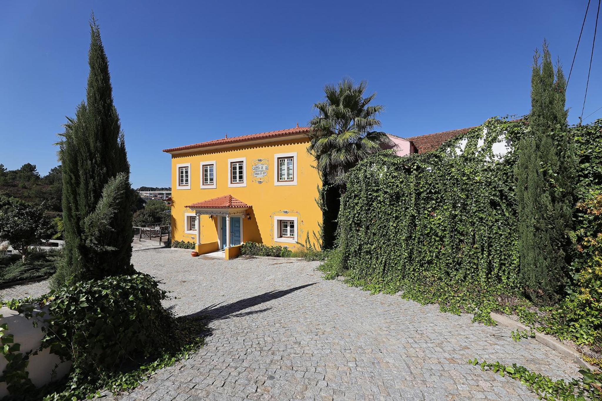 FLH Gaia Quinta de Sá - Country House