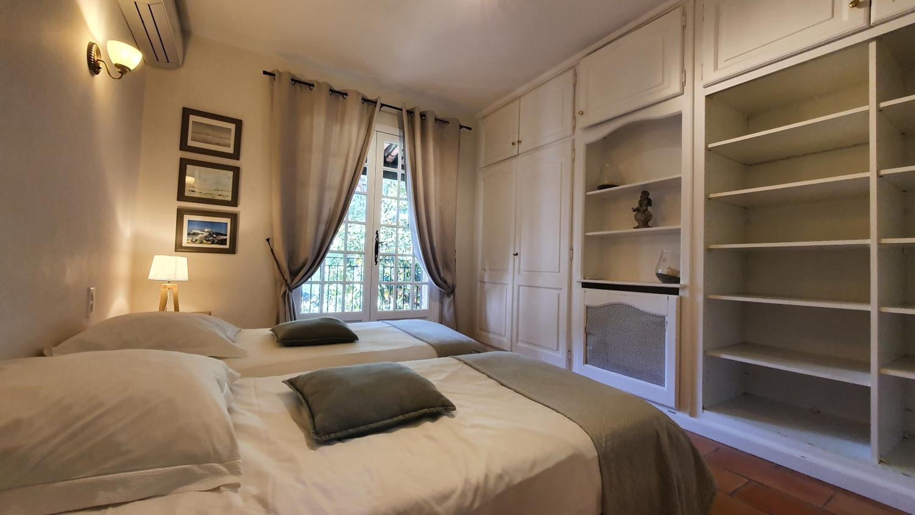 Villa Vuyani Antibes view 3