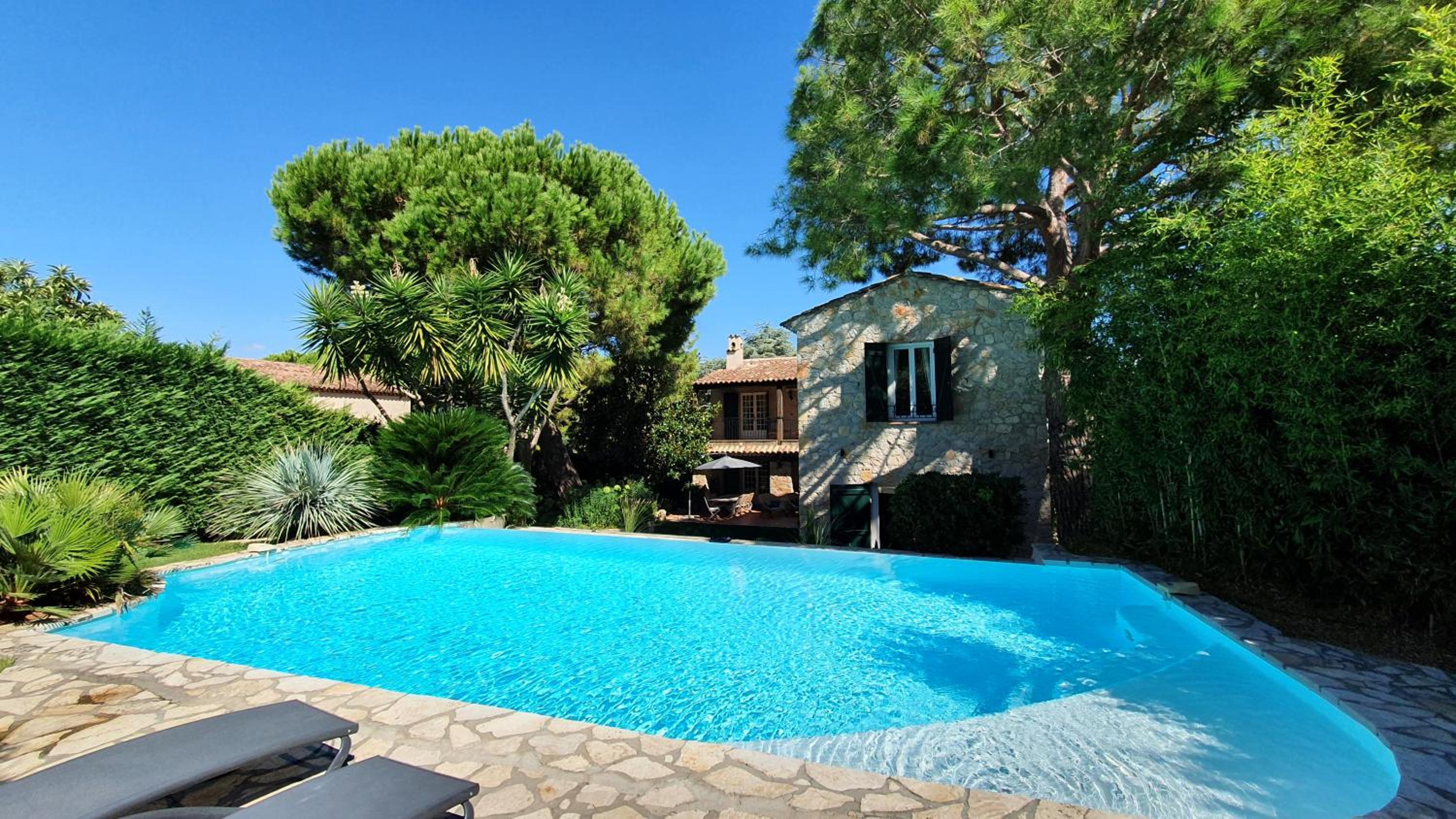 Villa Vuyani Antibes view 2
