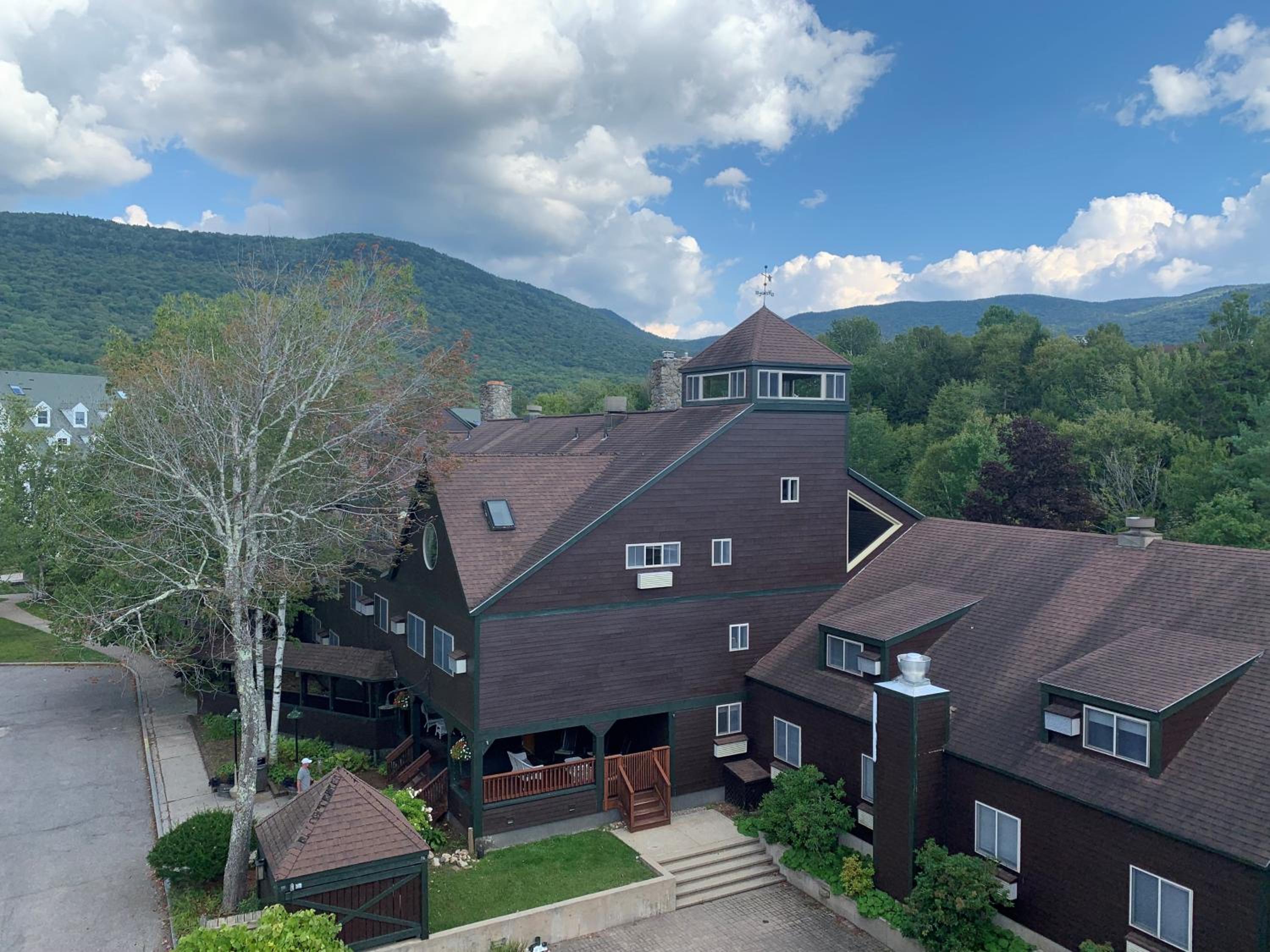 Snowy Owl Inn view 2