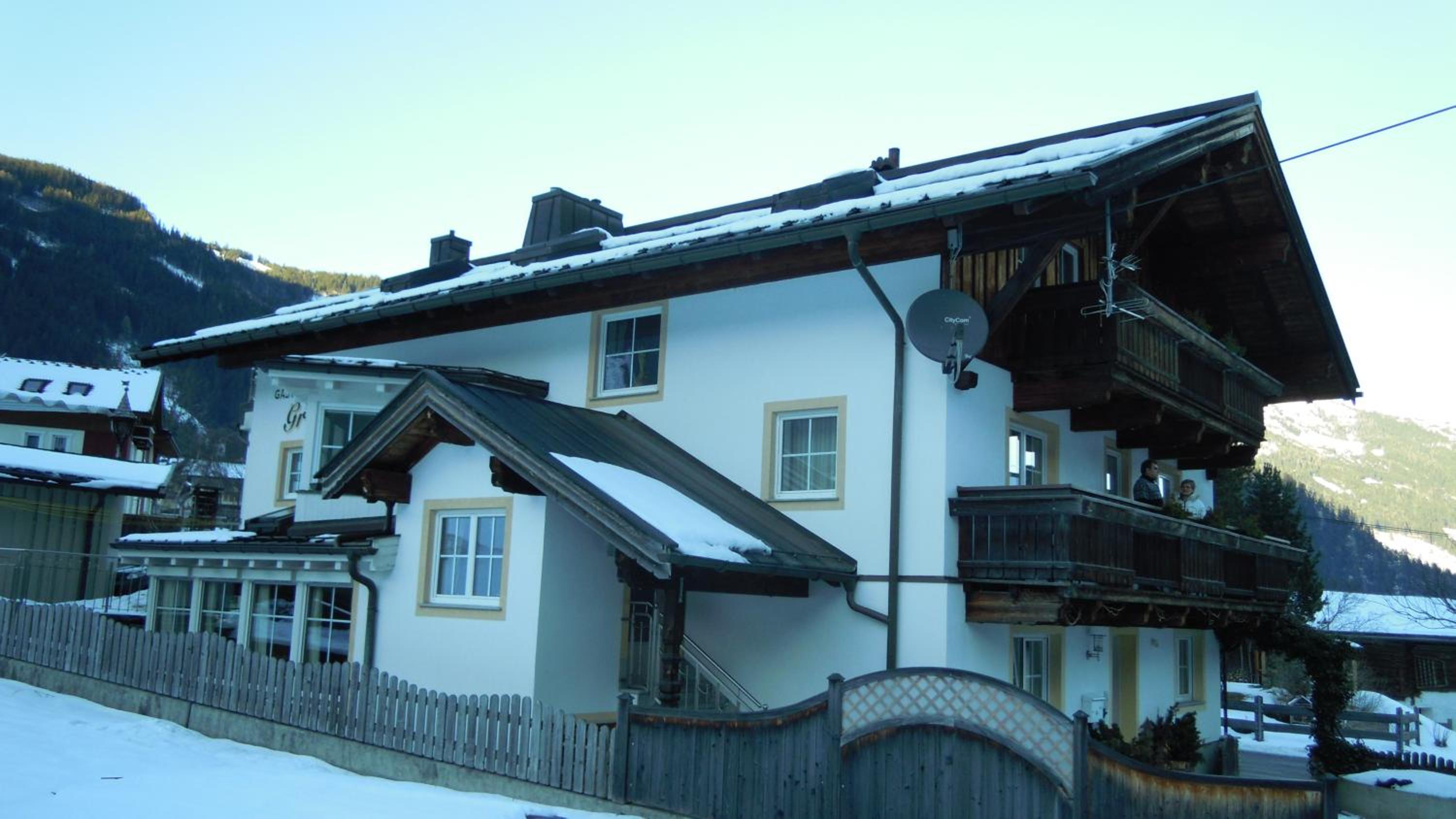 Photo 10
