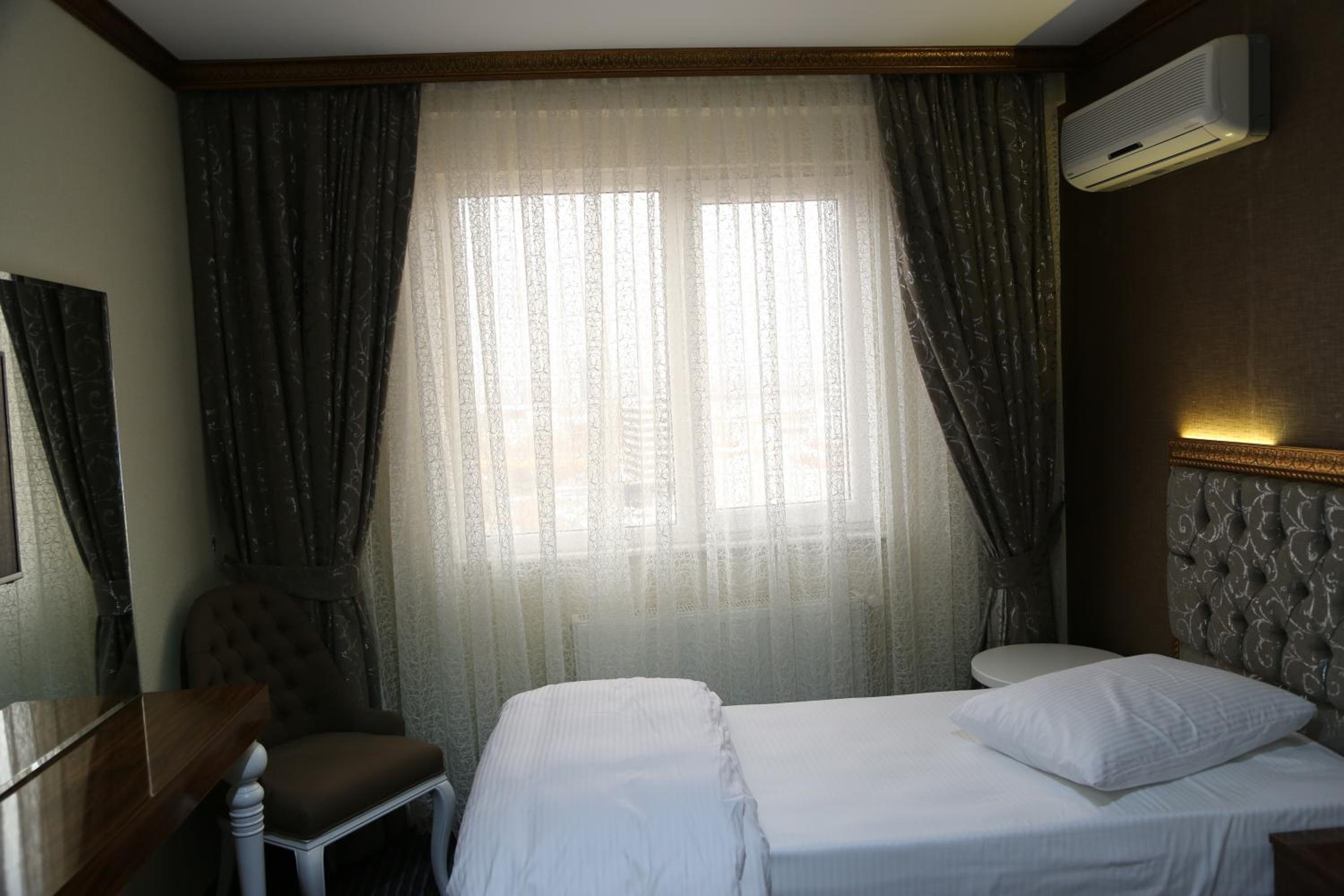 Grand Sera Hotel - Image 11
