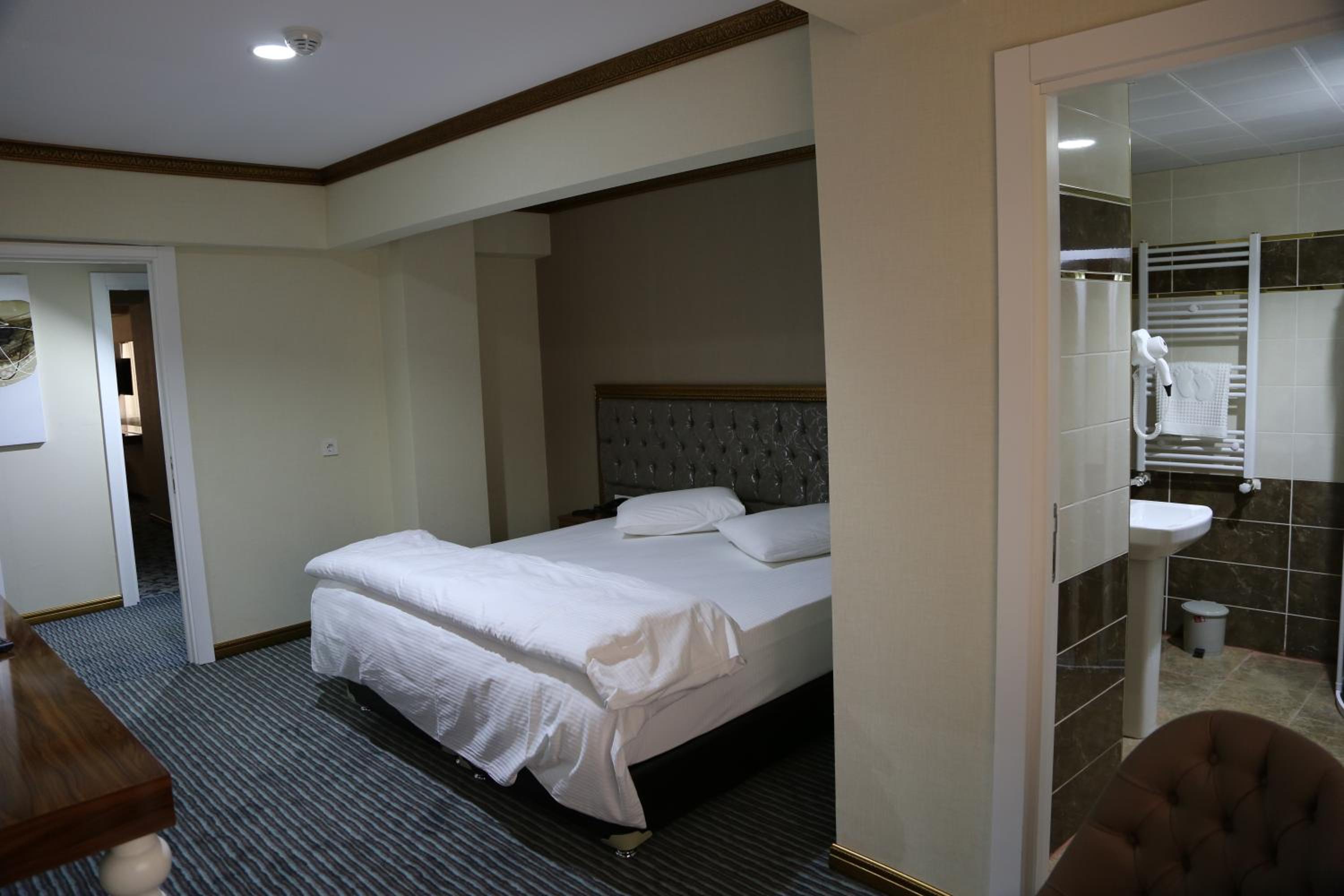 Grand Sera Hotel - Image 31