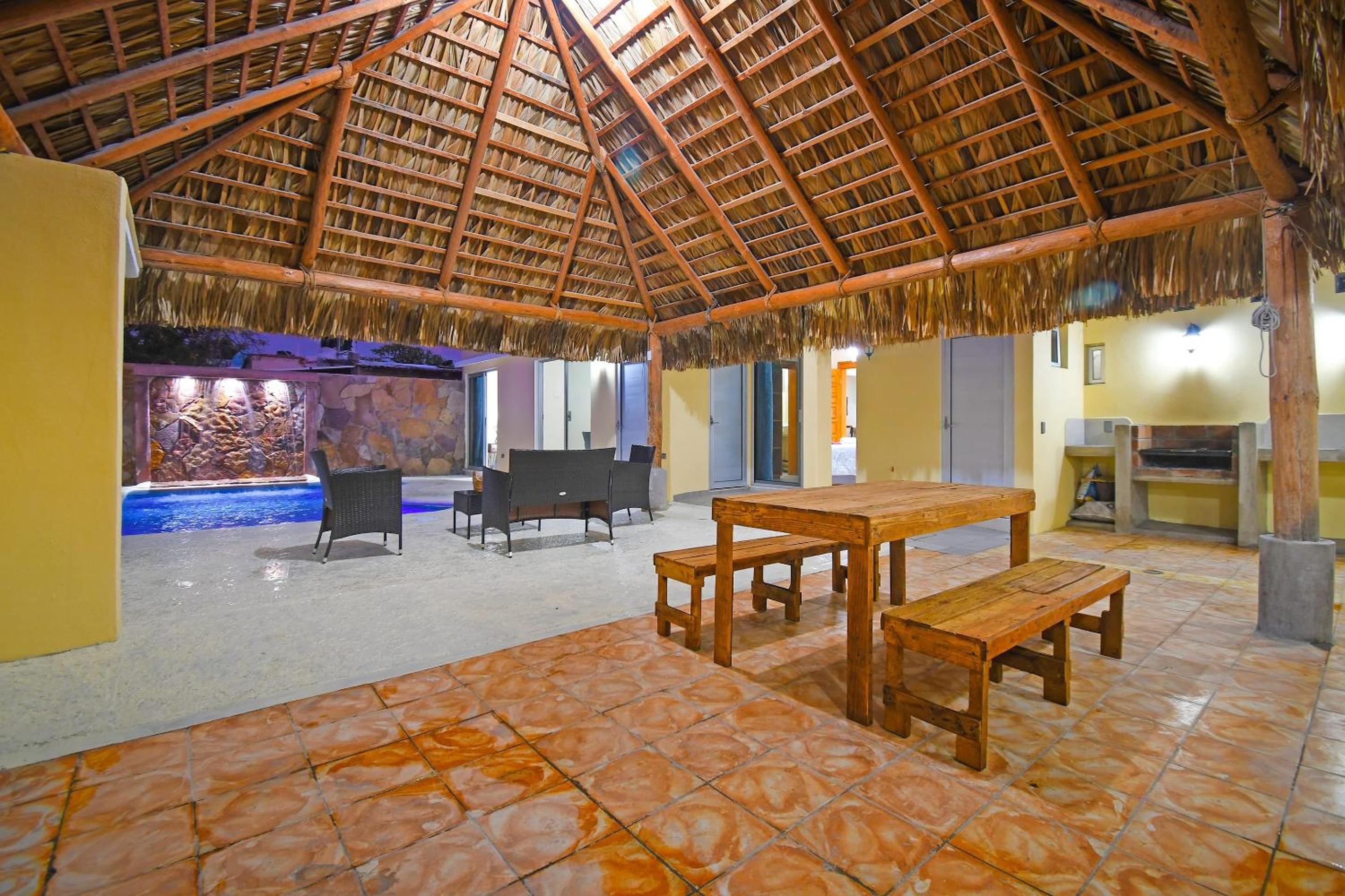 DT La Paz Condos with Pool & Palapa Lounge, 2 mi to Malecón