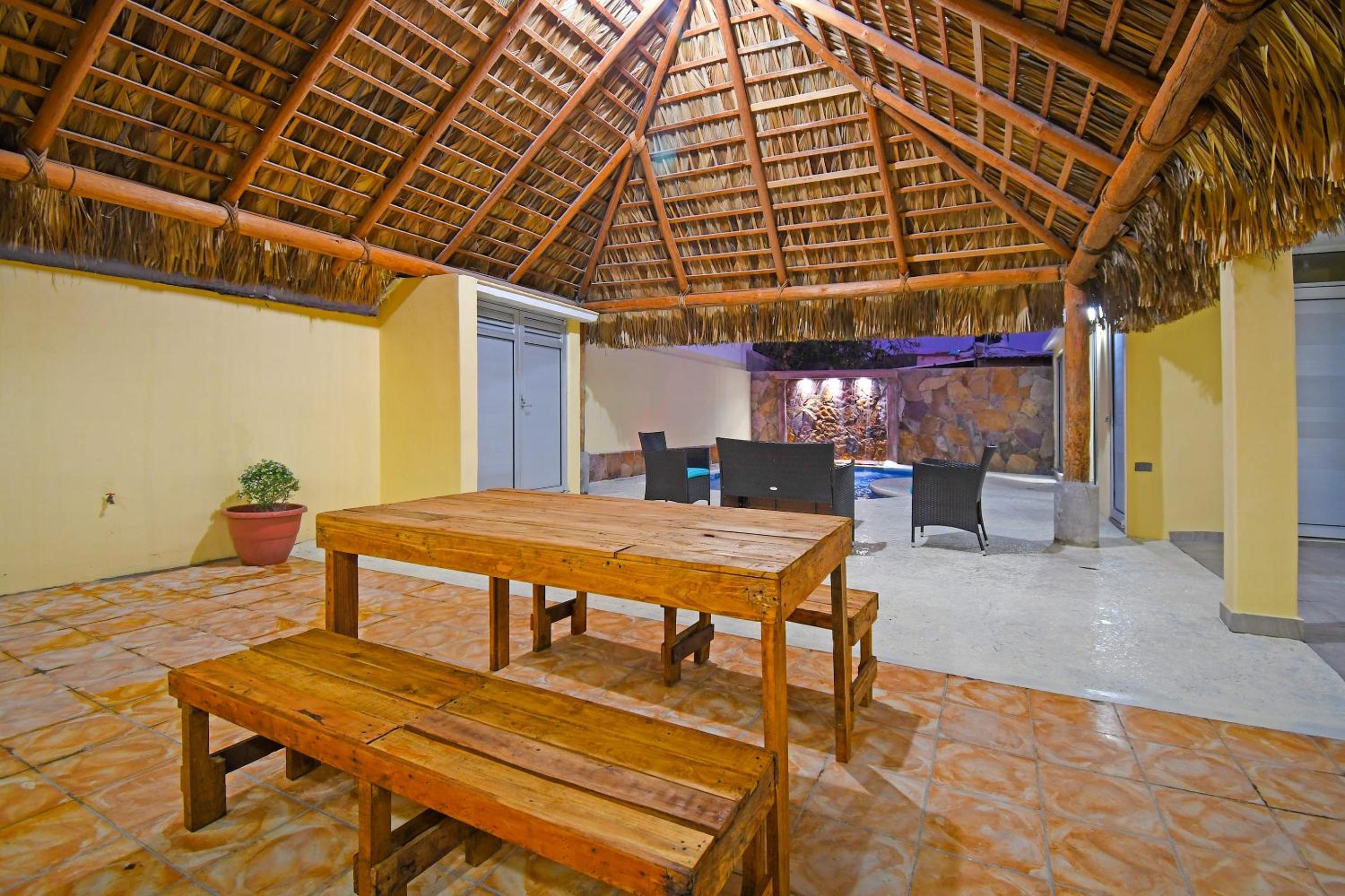 DT La Paz Condos with Pool & Palapa Lounge, 2 mi to Malecón