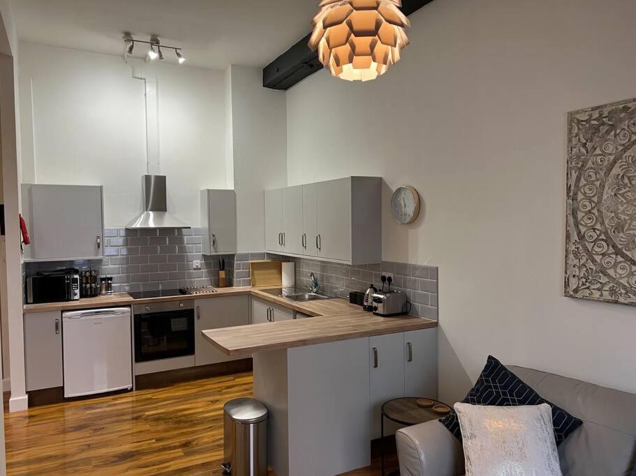 The Dereham - Open Plan Apartment 1 min from the city centre view 3