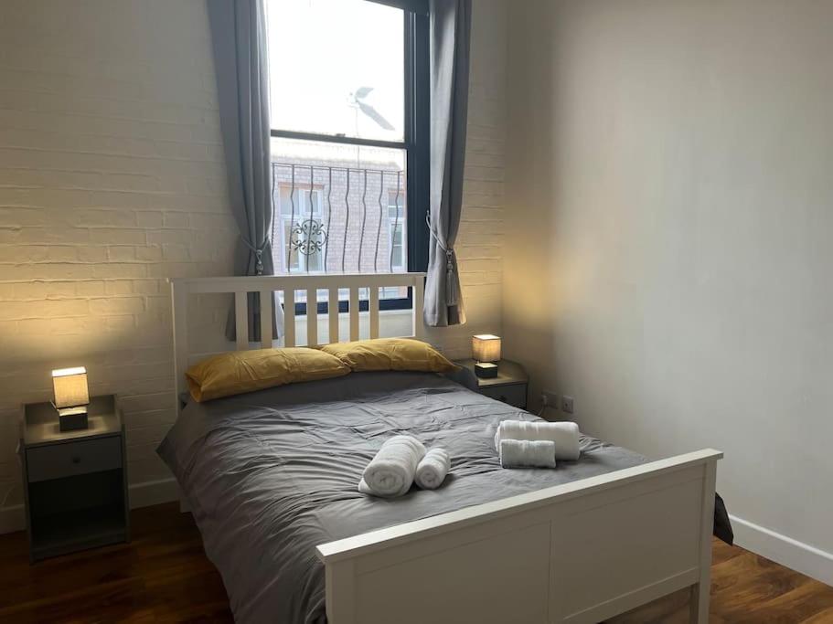 The Dereham - Open Plan Apartment 1 min from the city centre view 5