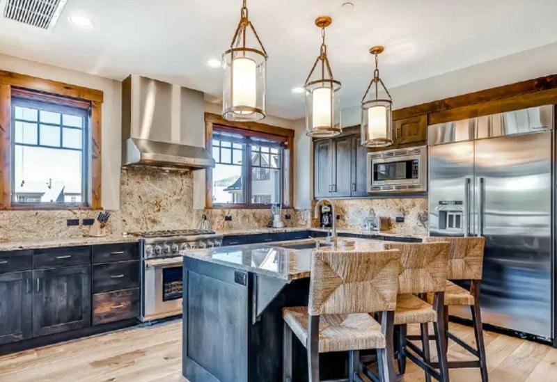 Luxury 4 Bedroom Condo On Main Street In Downtown Breckenridge view 4