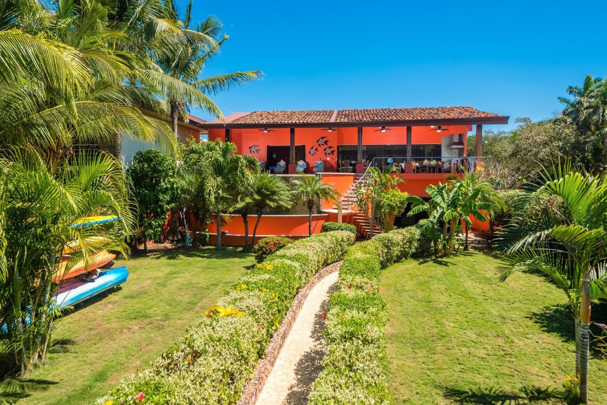 Casa Suenos-Beautiful Beachfront House