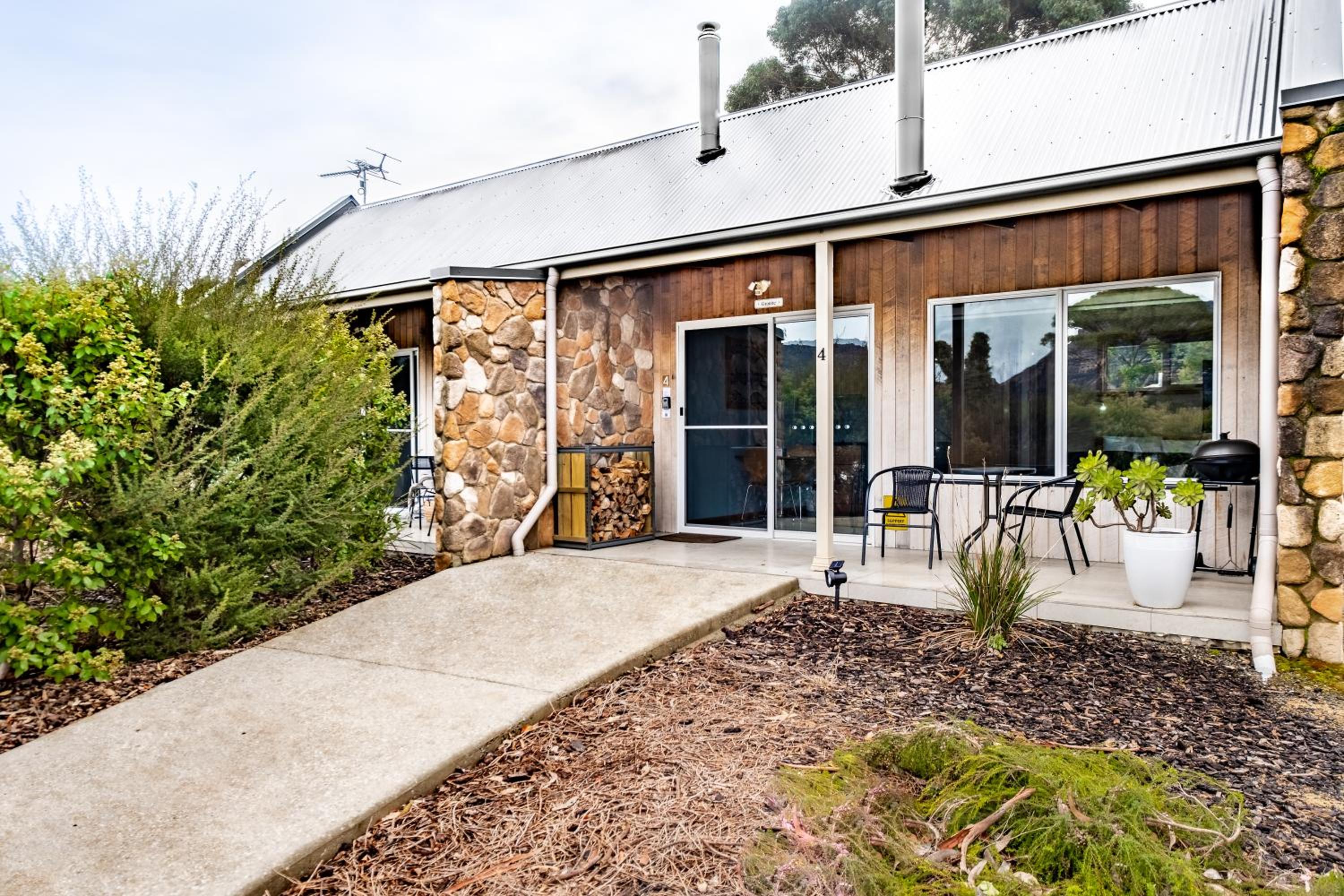 Freycinet Stone Studio 4 - Granite