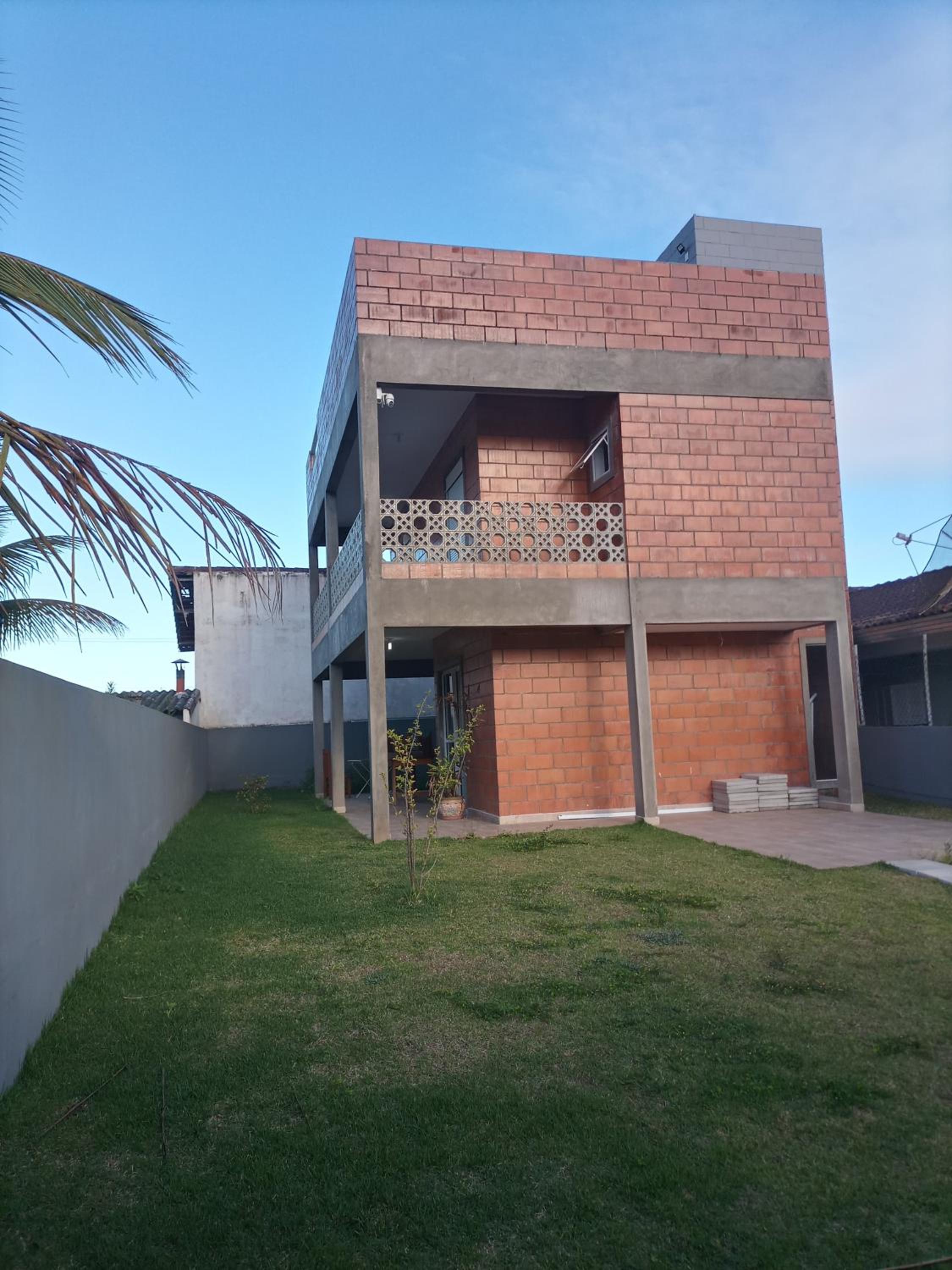 Casa com Vista do Mar e Montanha
