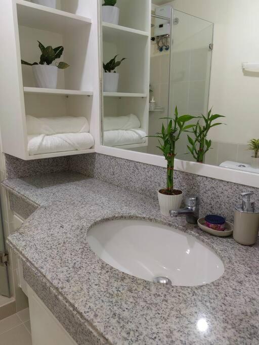 Happirest Cozy Crib (2-Bedroom with Balcony) - Lumiere Residences, Pasig City view 2