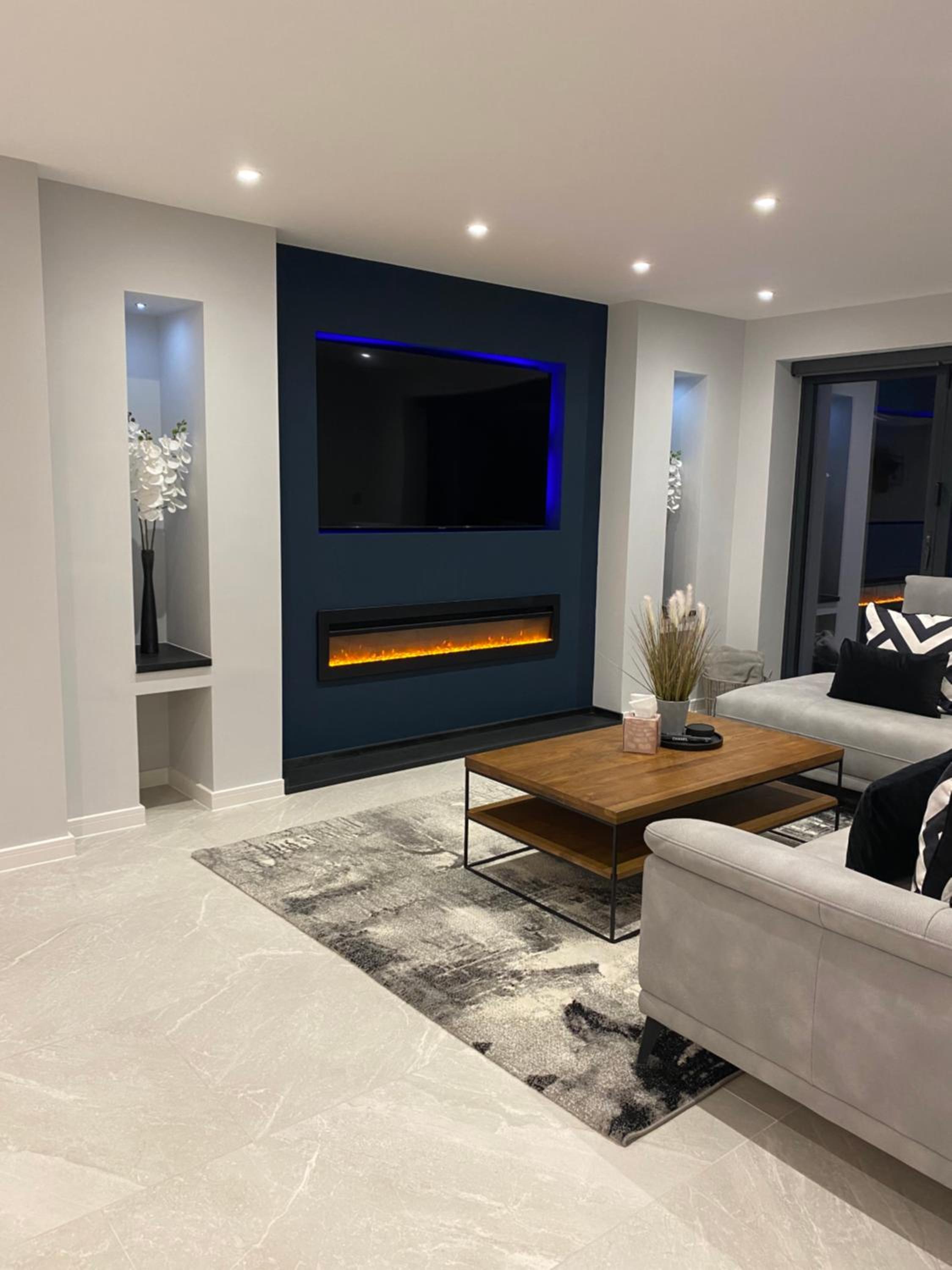Stunning modern home set in beautiful grounds. view 5