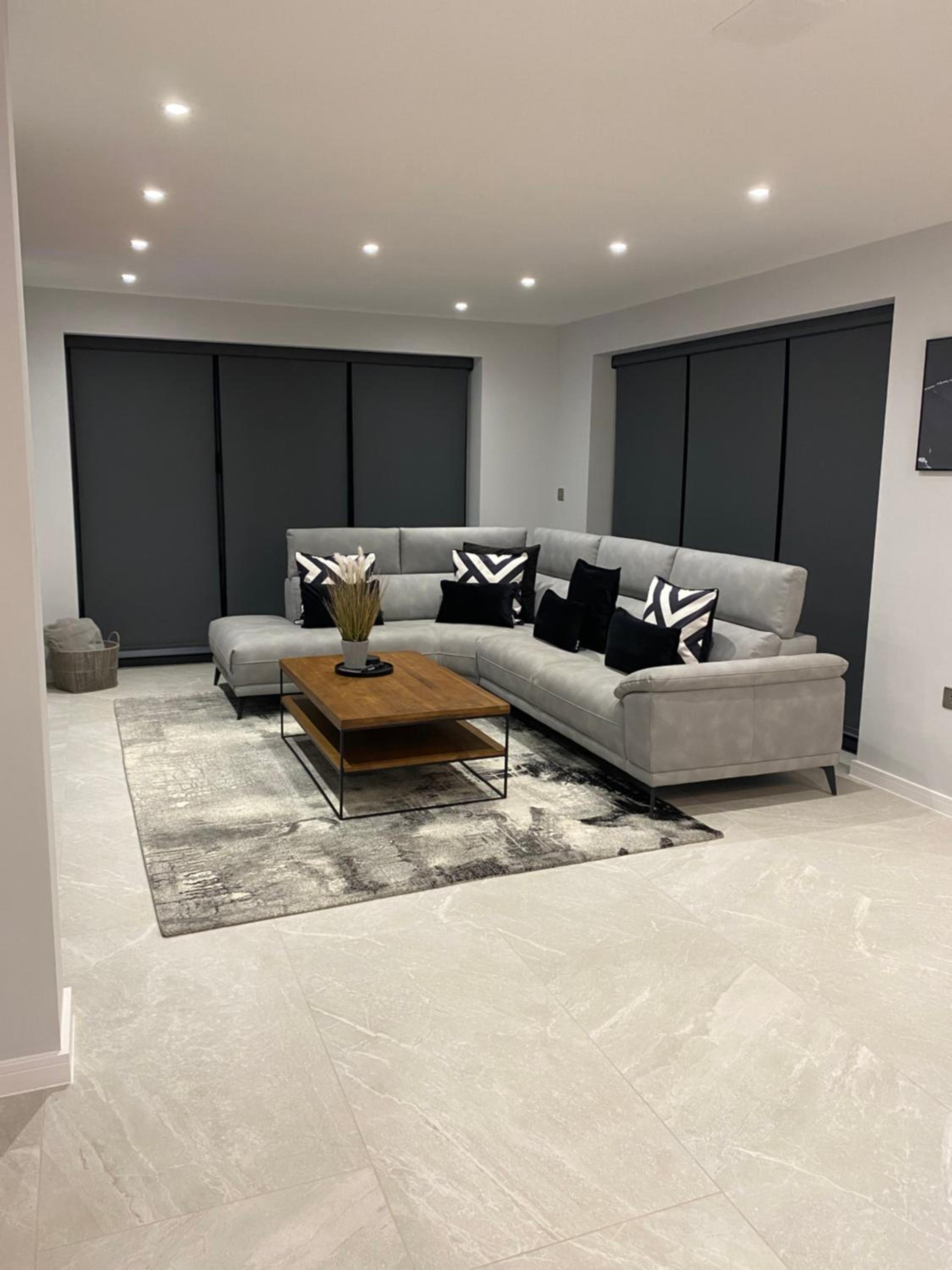 Stunning modern home set in beautiful grounds. view 2