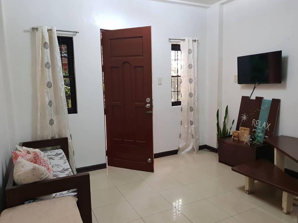 Mireya's Transient House view 3