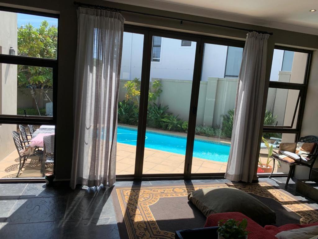 Jambase Seaside House