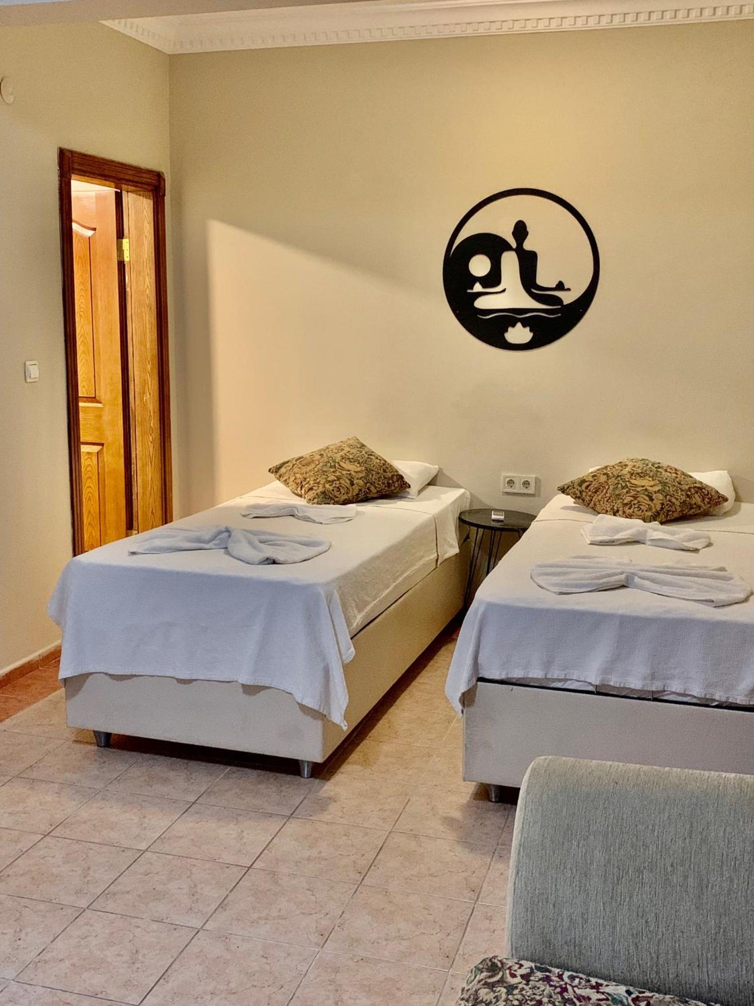 Rosy Suites Hotel - Image 92