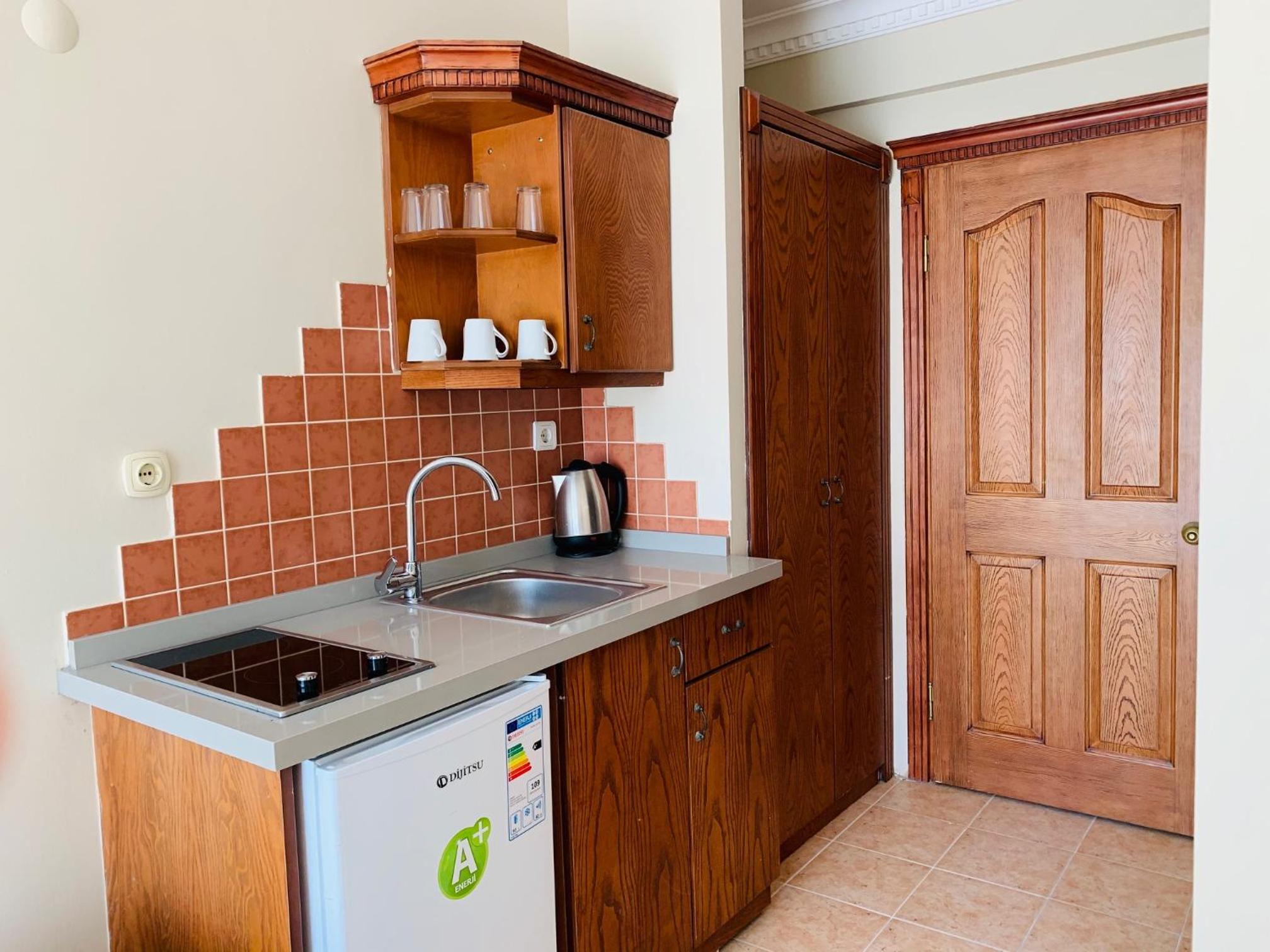 Rosy Suites Hotel - Image 49
